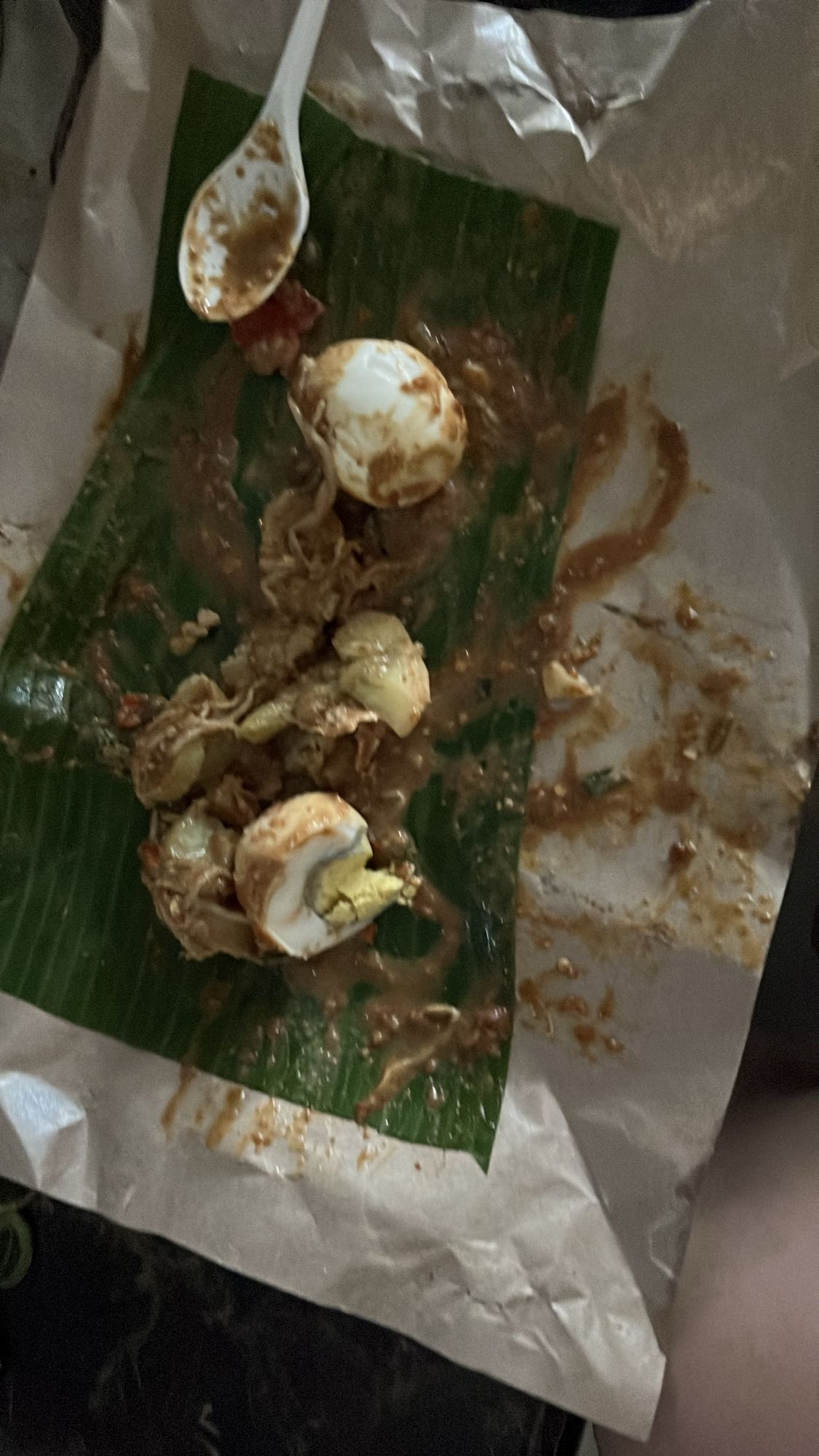 Pecel telur rebus