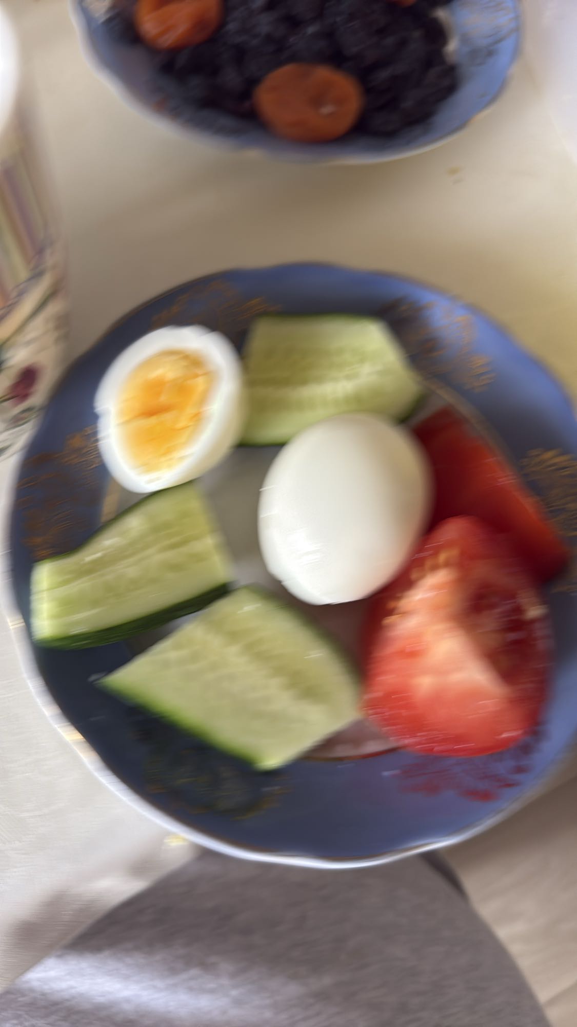 Яйцо с овощами