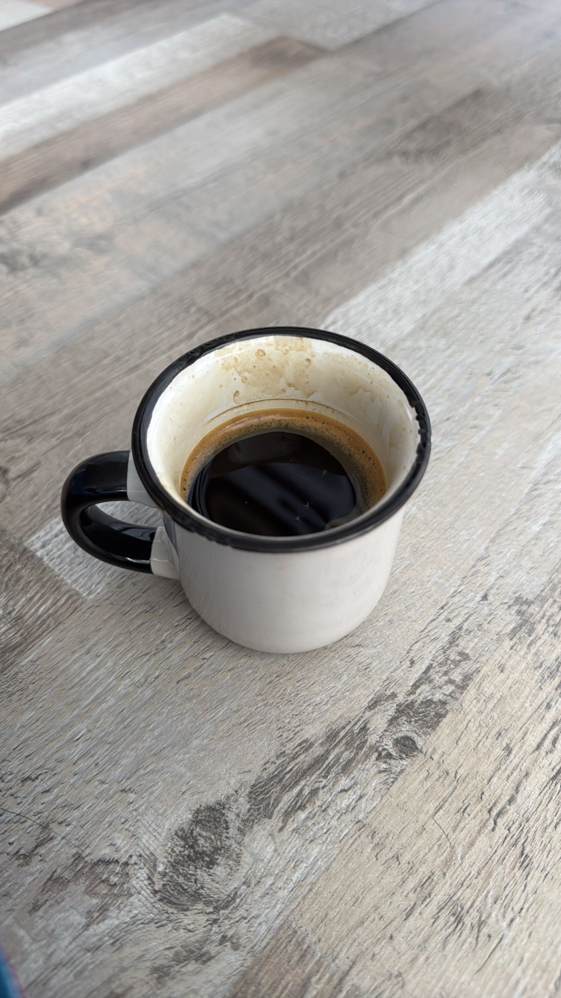 Cafea neagră simplă