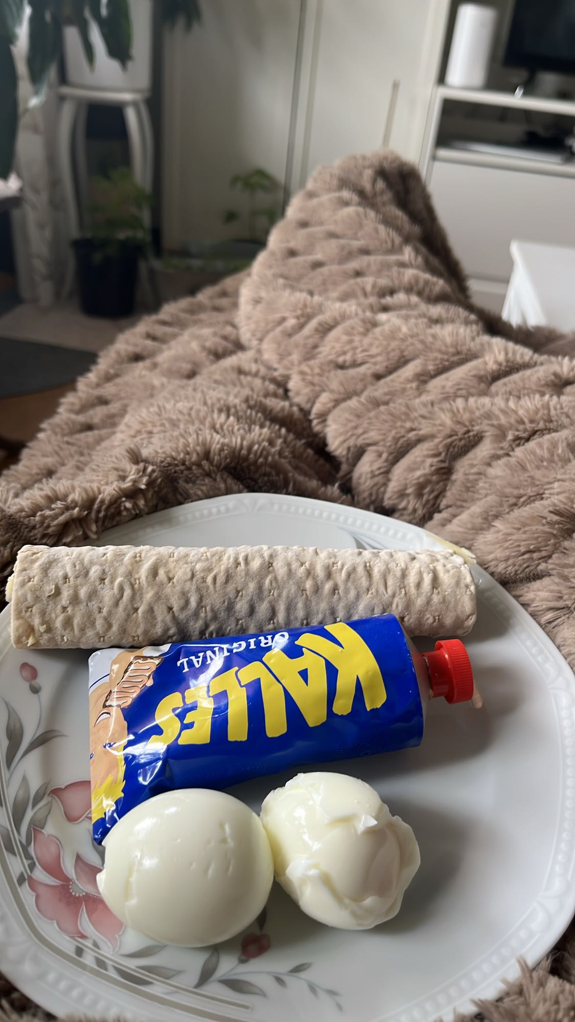 Kalles, ägg och knäckebröd