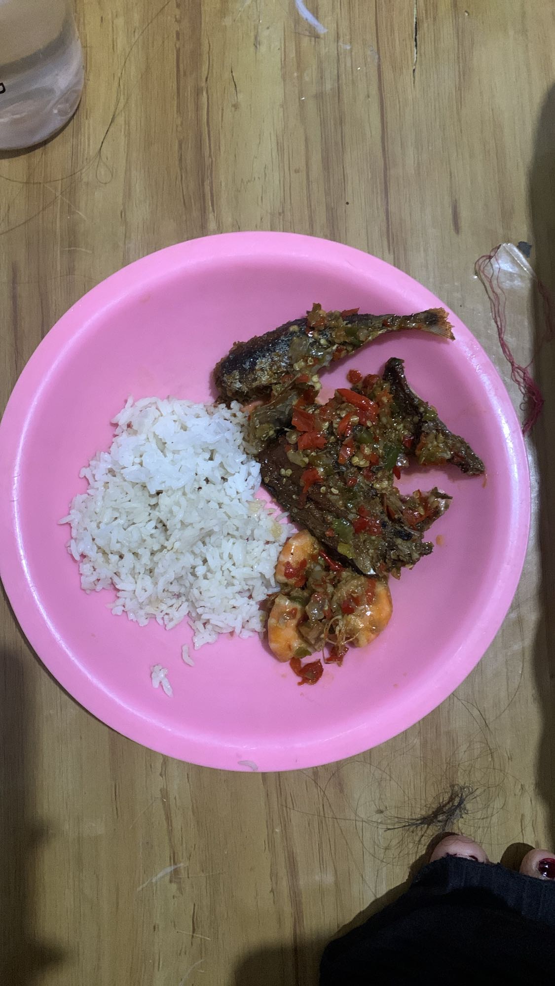 Nasi, ikan goreng, sambal