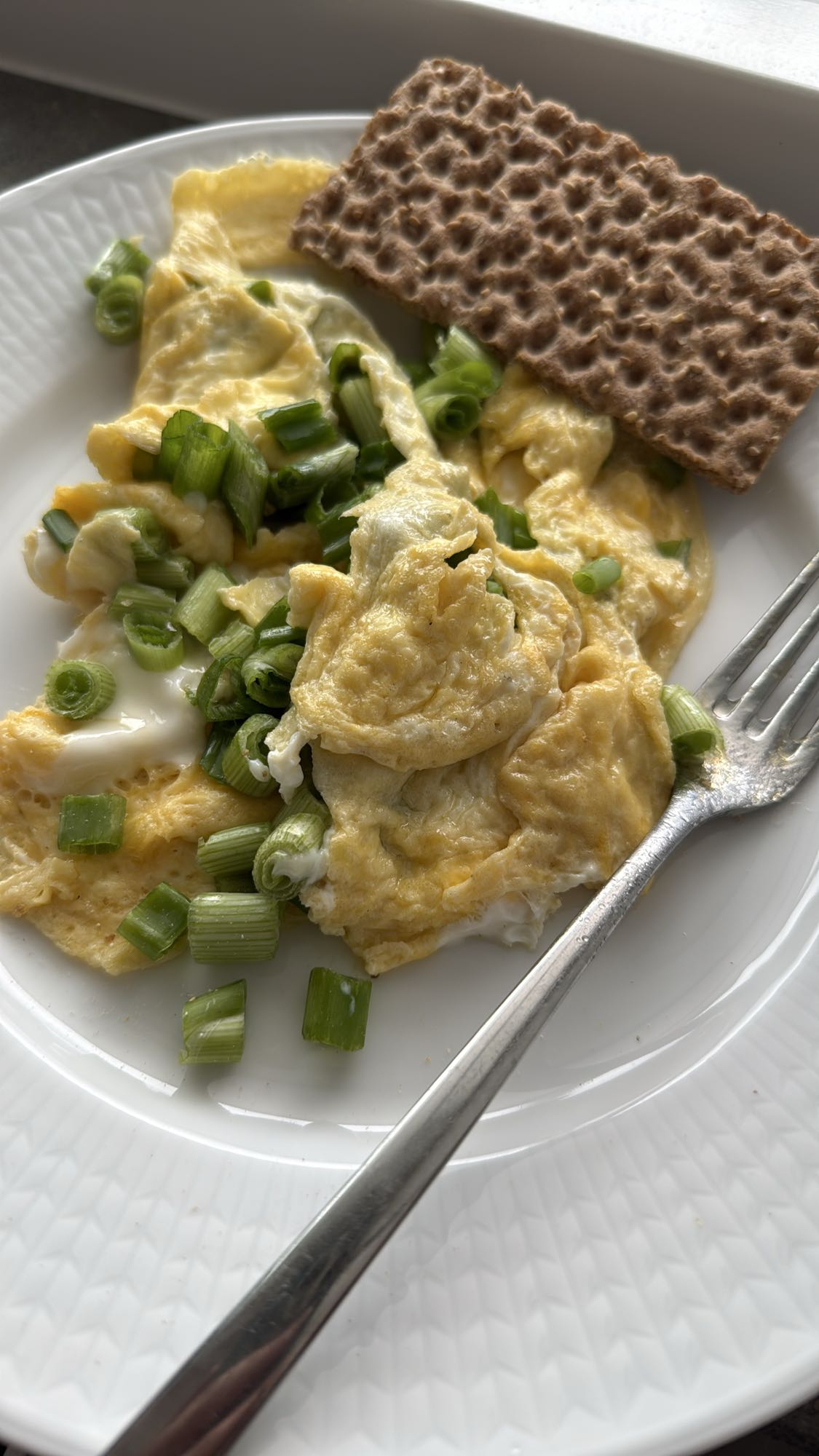 Äggröra med knäckebröd