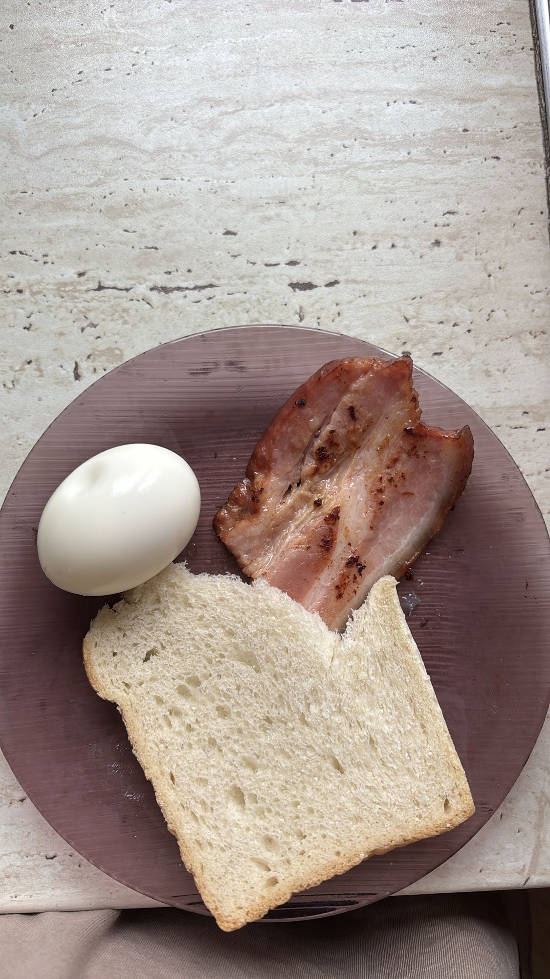 Tojás, szalonna, kenyér