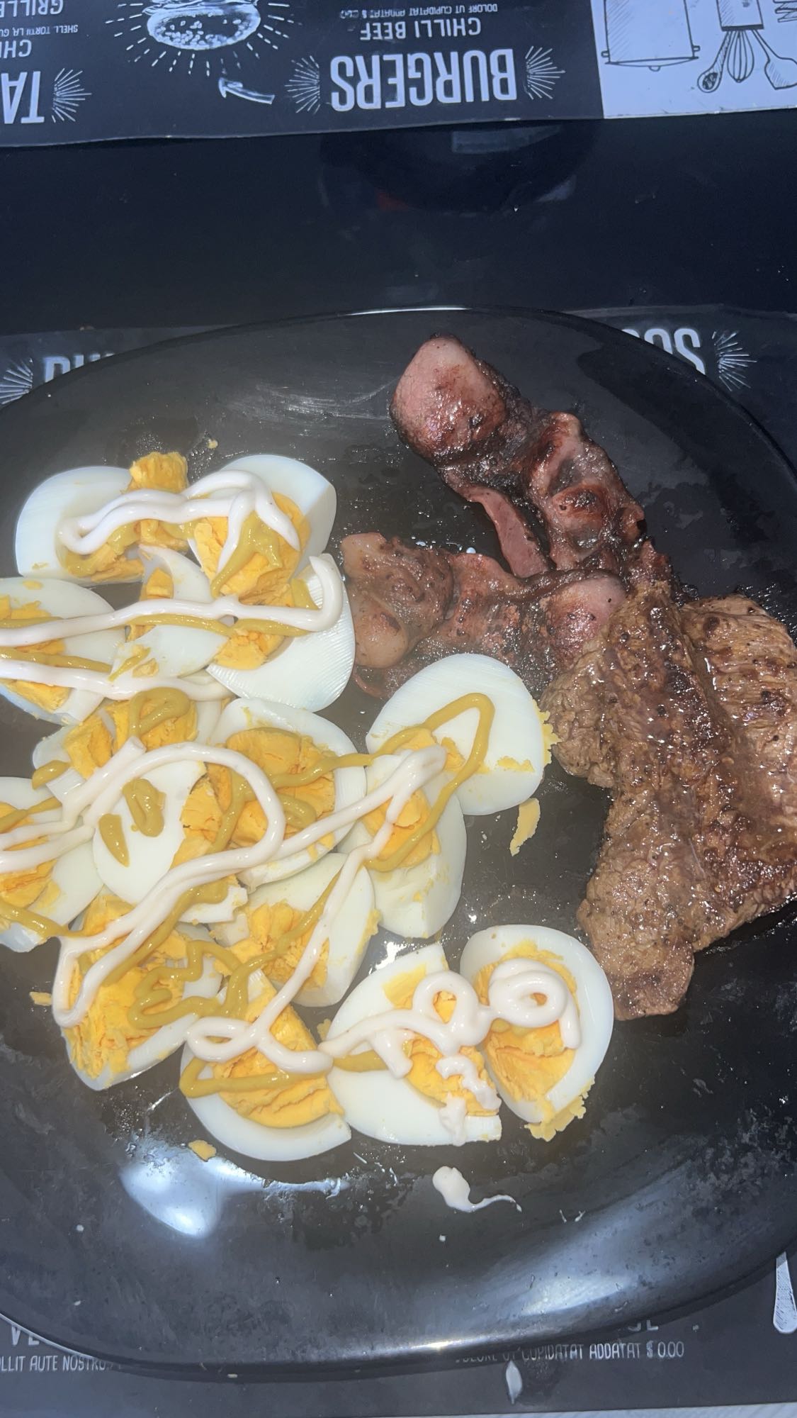 huevos con carne y tocino