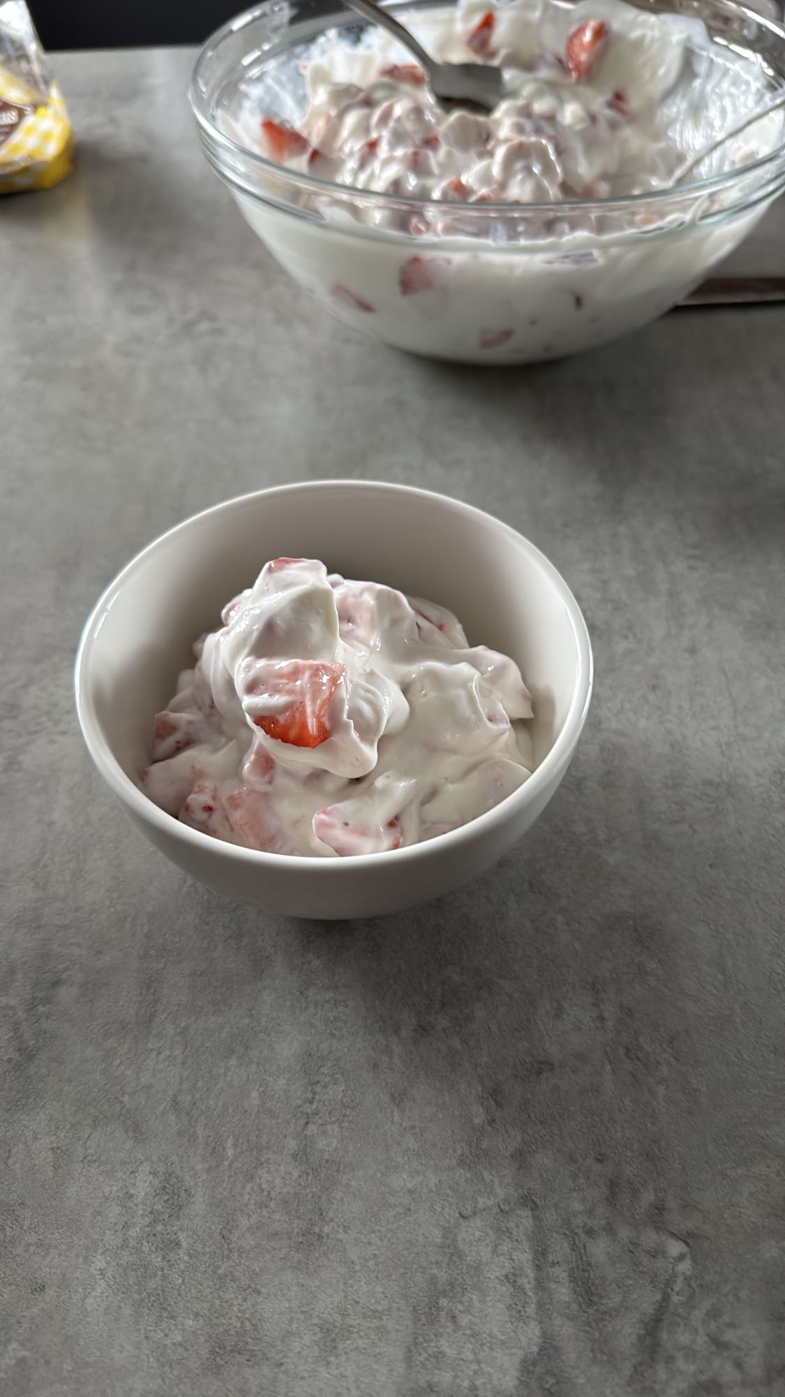 Skyr mit Erdbeeren und Honig