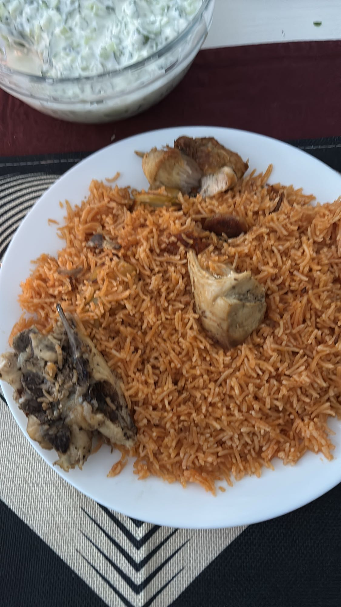 Kylling biryani med raita