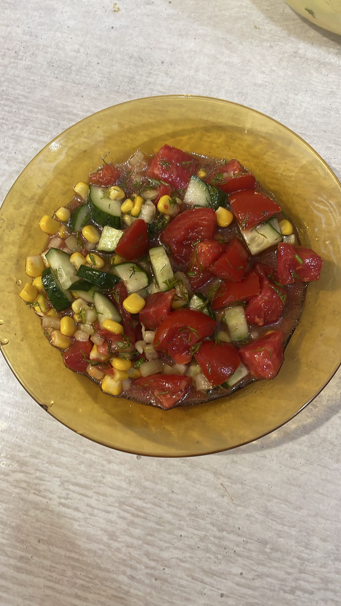 Salată de legume proaspete