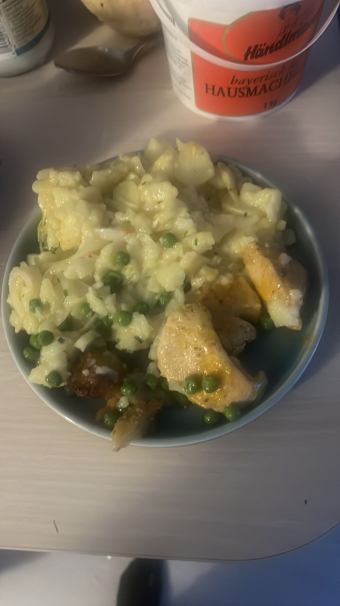 Hähnchen mit Kartoffelsalat
