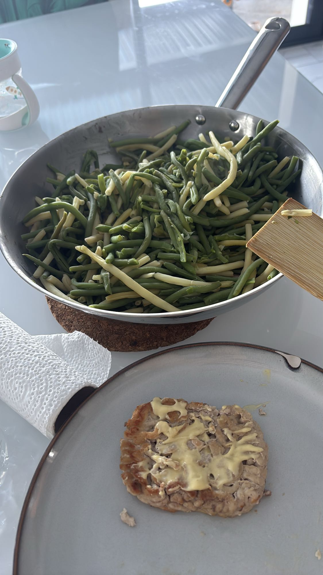 Haricots et steaks de poulet