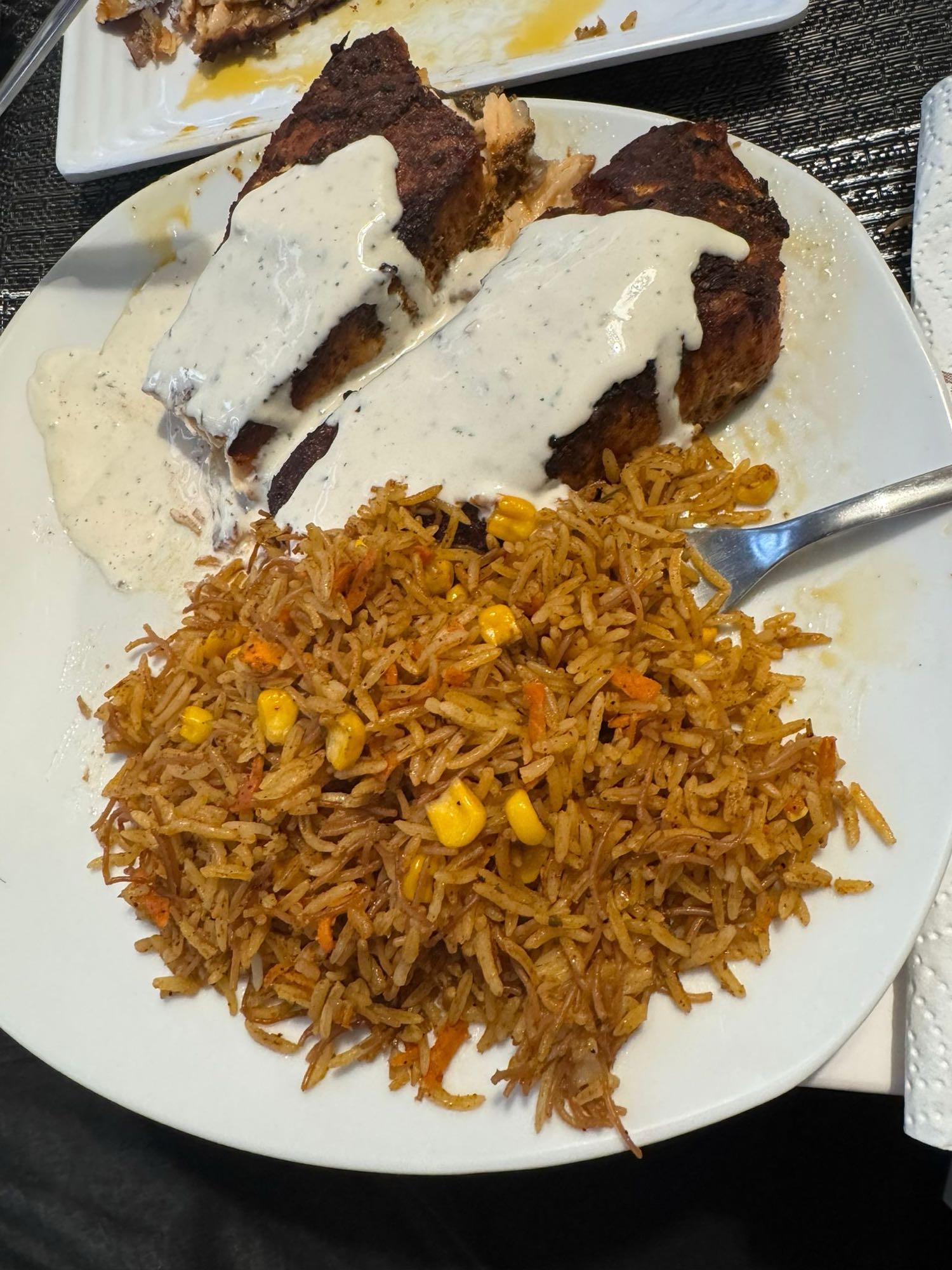 Gegrillter Lachs mit Reis