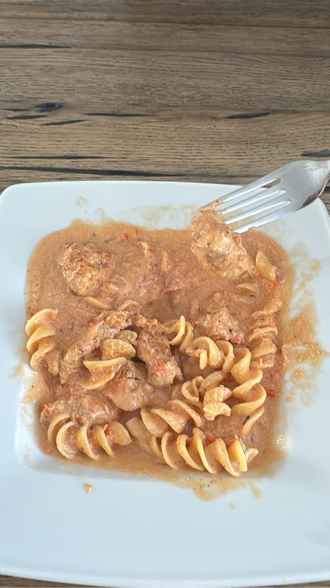Pasta met kiproomsaus