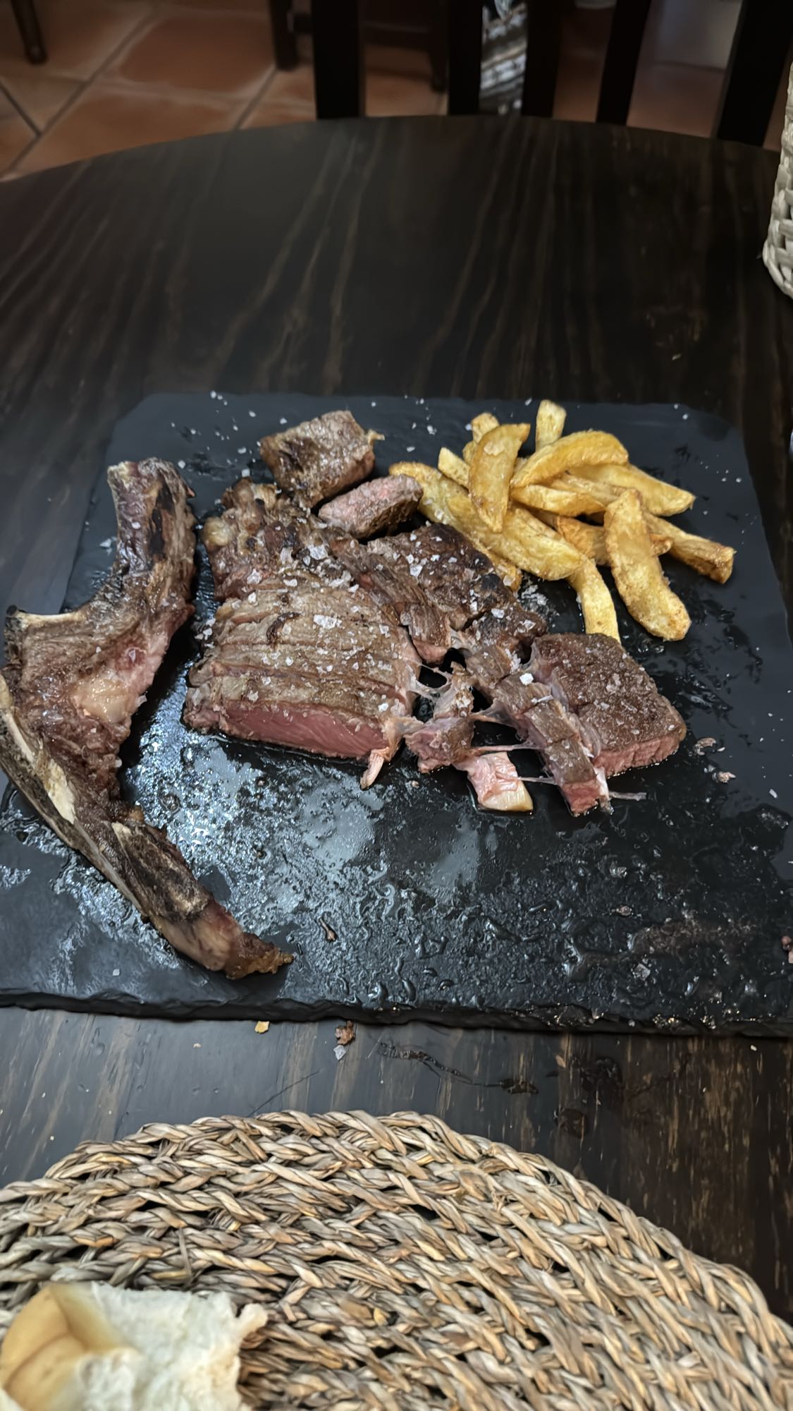 entrecot con patatas fritas