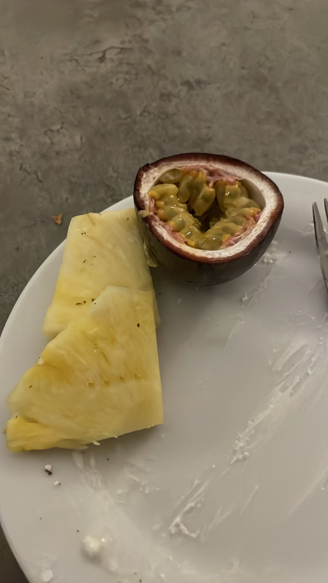 Ananas och passionsfrukt