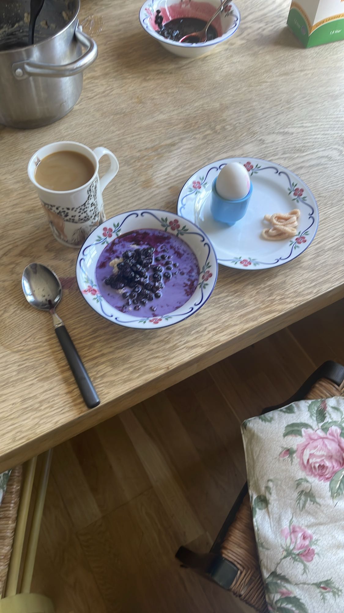 Blåbärsgröt med ägg