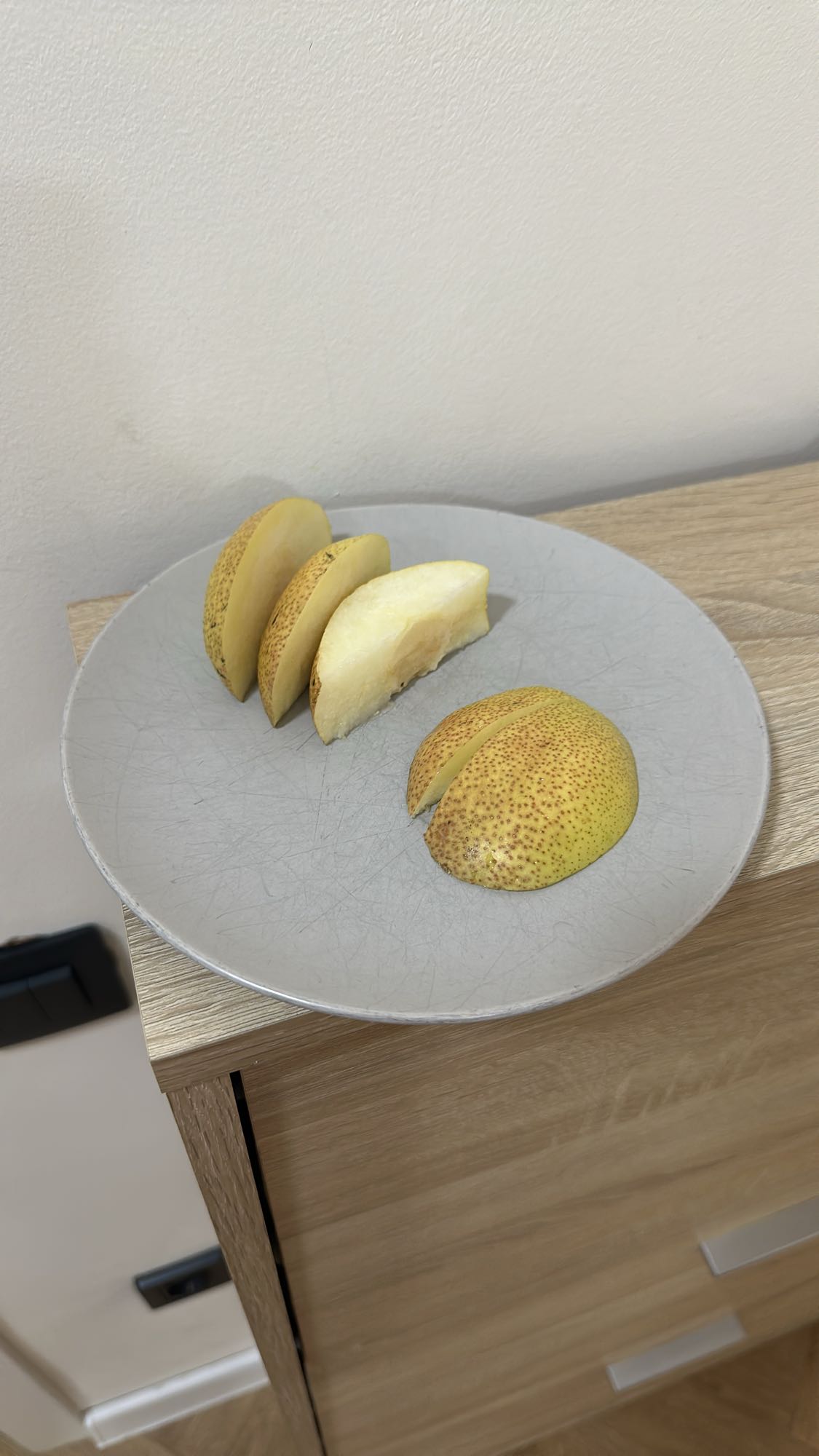 Sliced pear plate