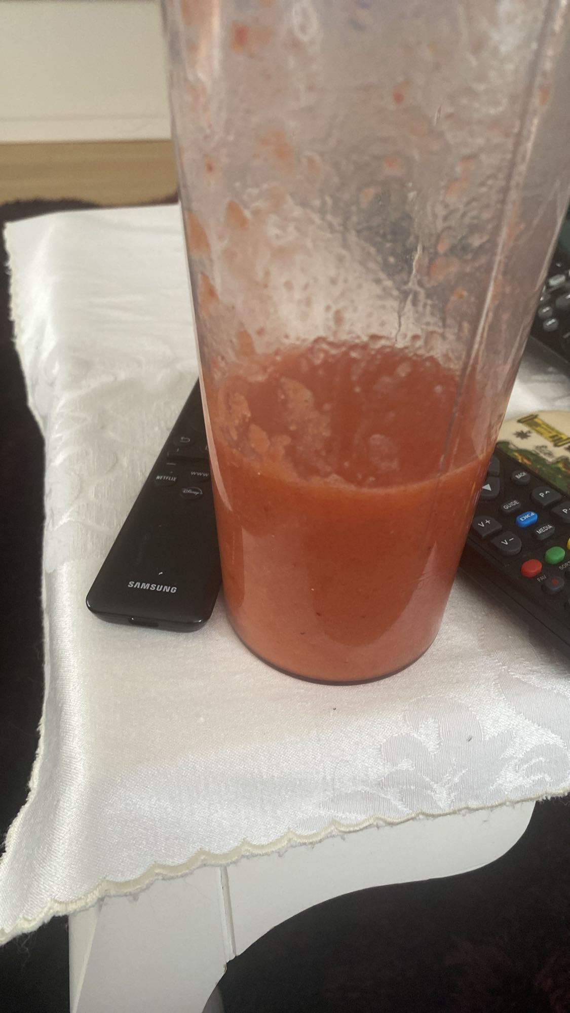Smoothie de fructe roșii