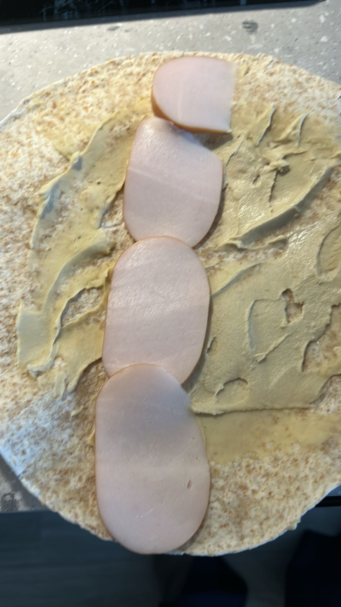 Kalkonwrap med hummus