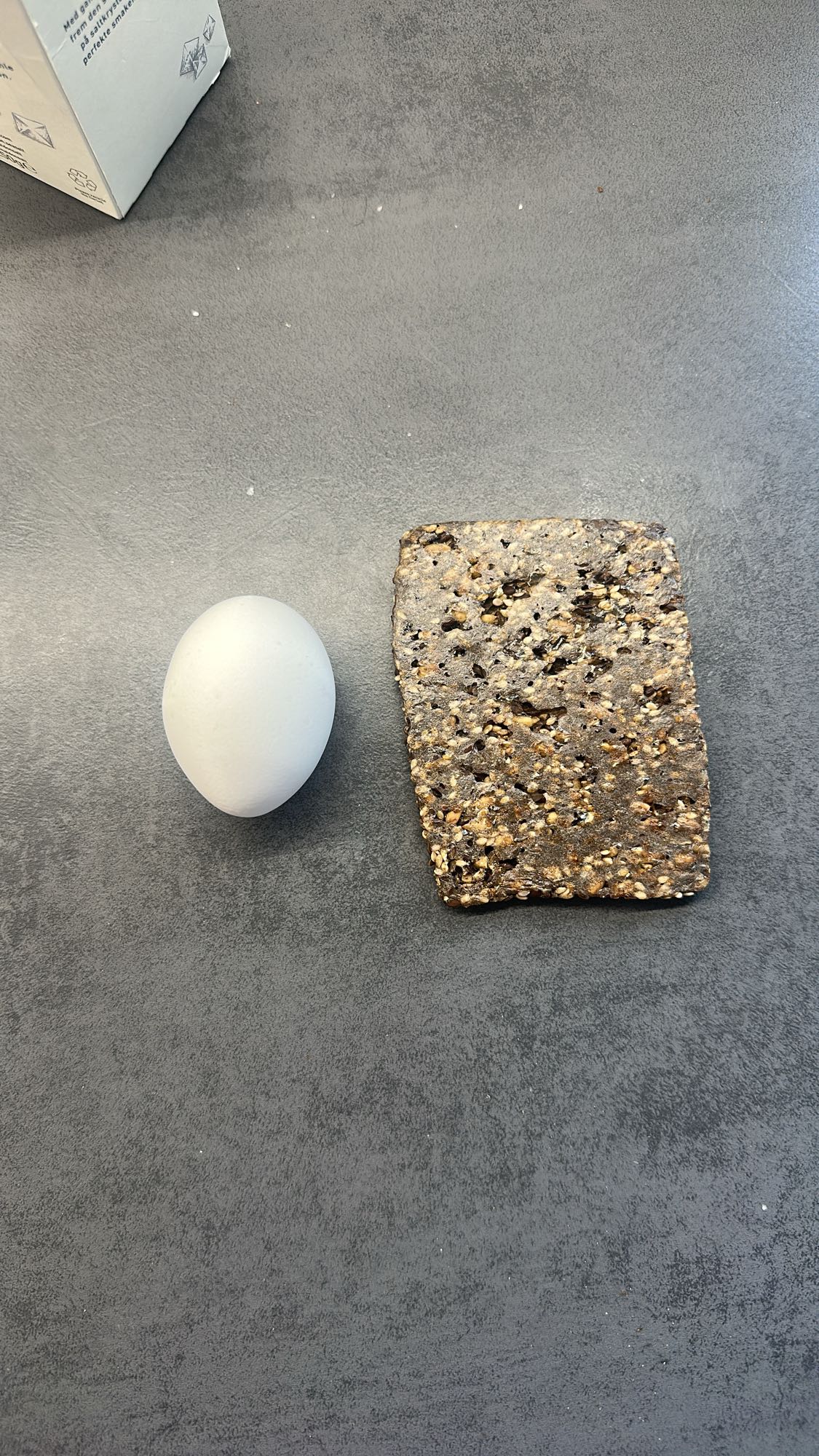 Egg og knekkebrød