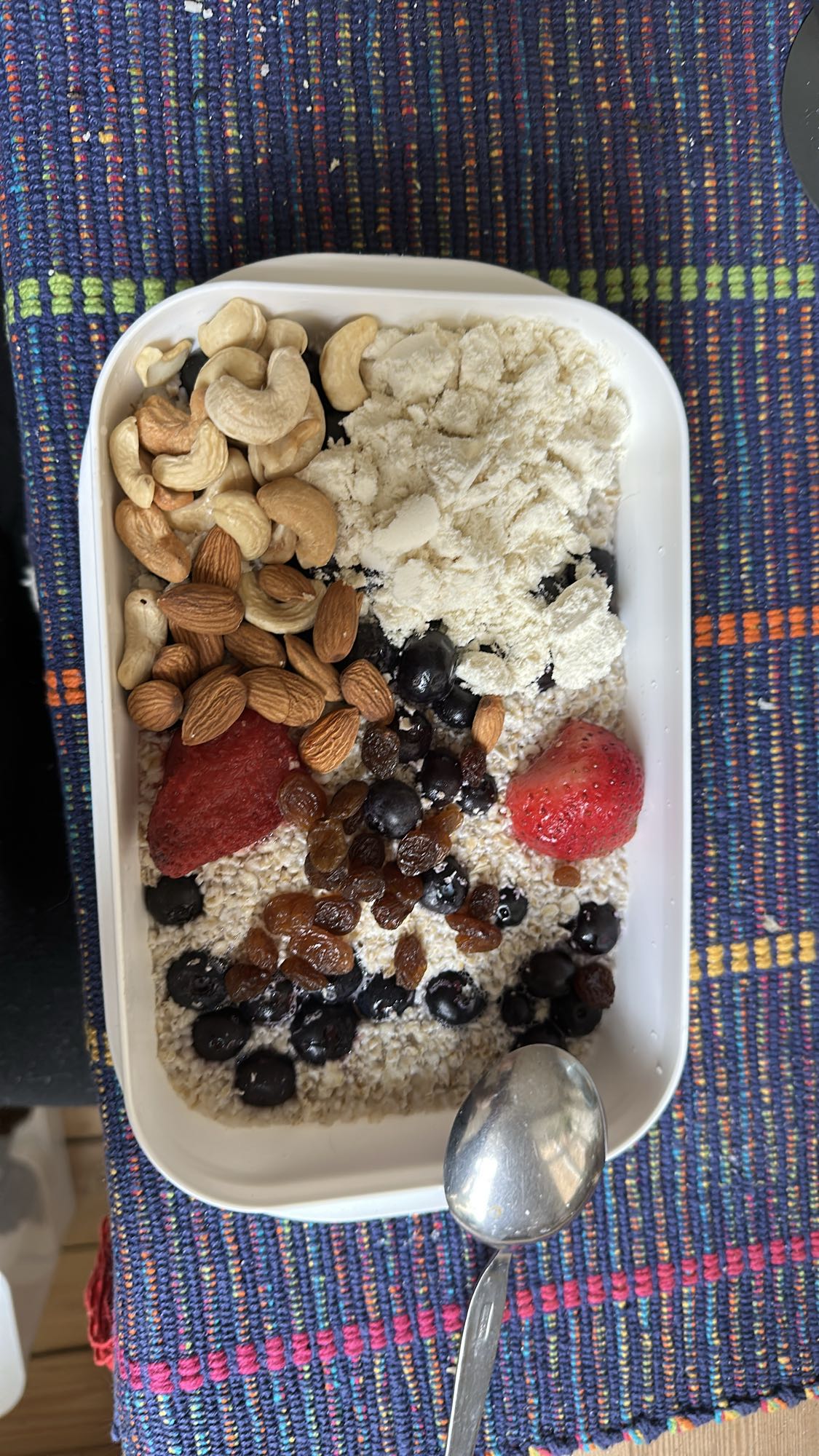 Havre med nötter och bär