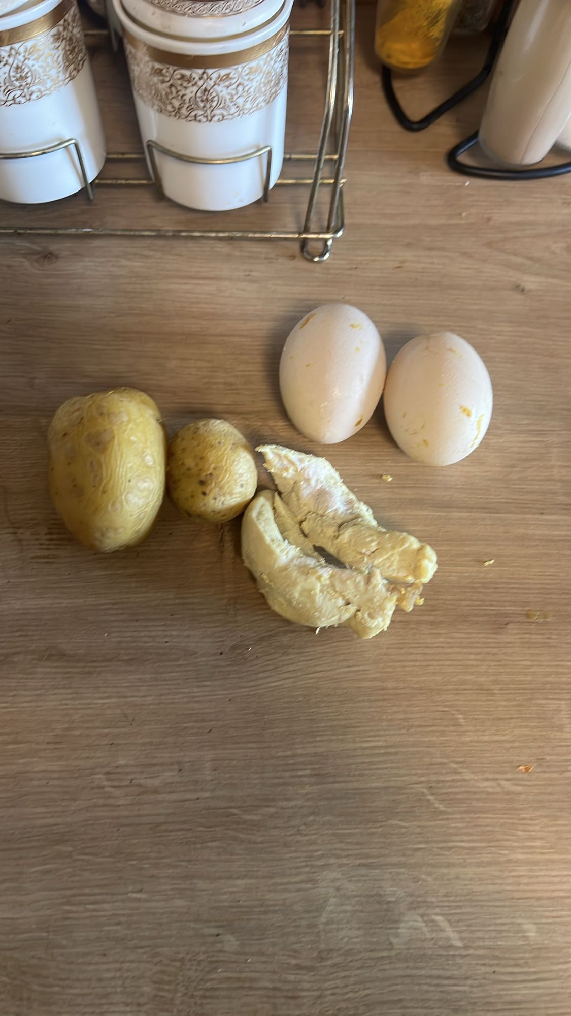 Kip, aardappel en eieren