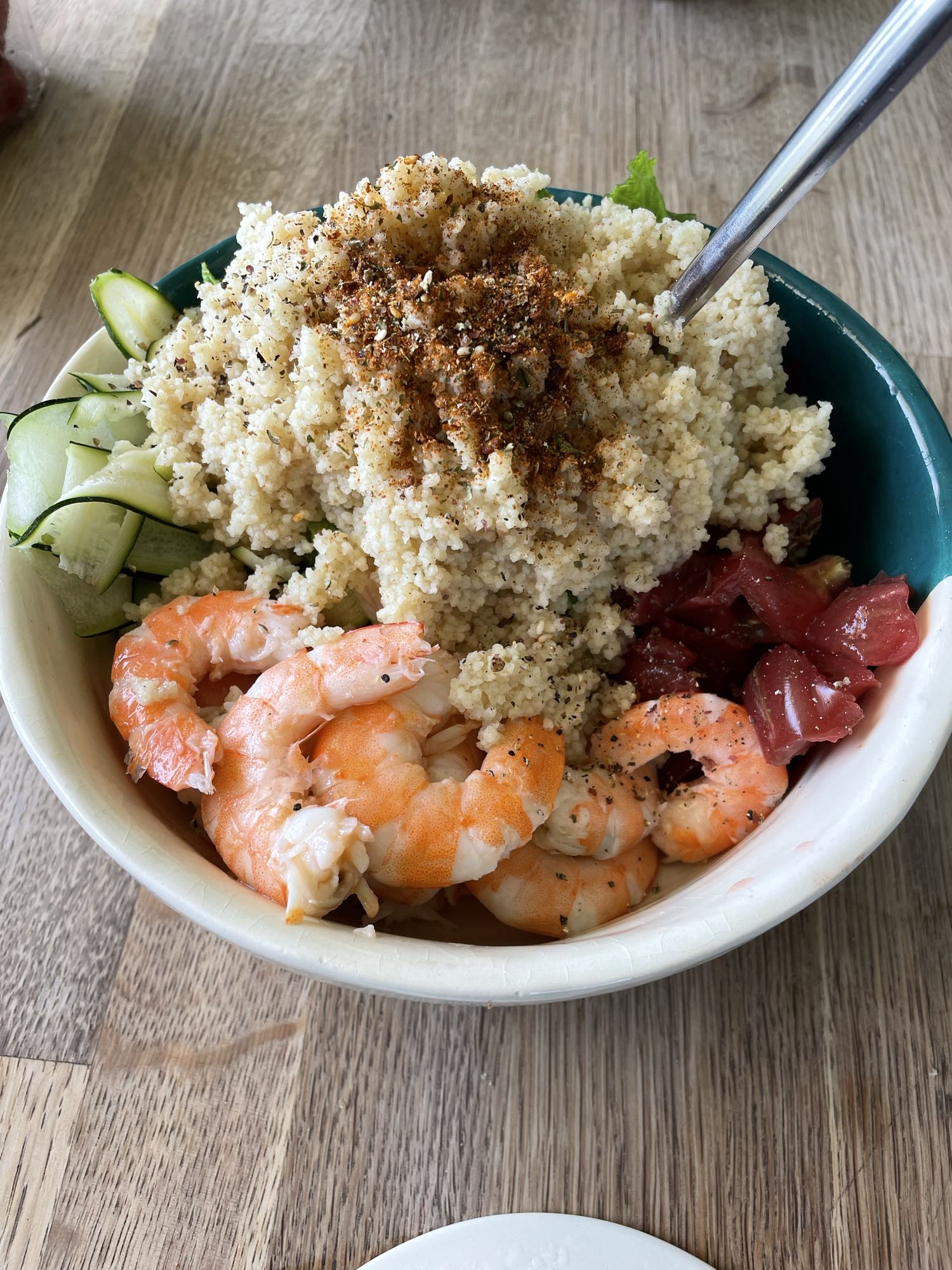 Bol de crevettes couscous