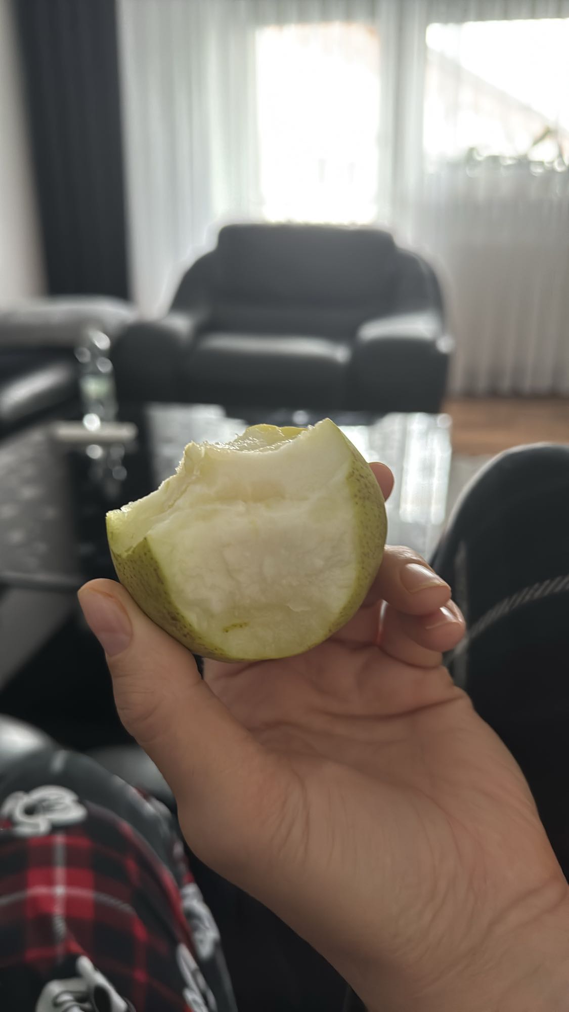 Halb gegessene Birne