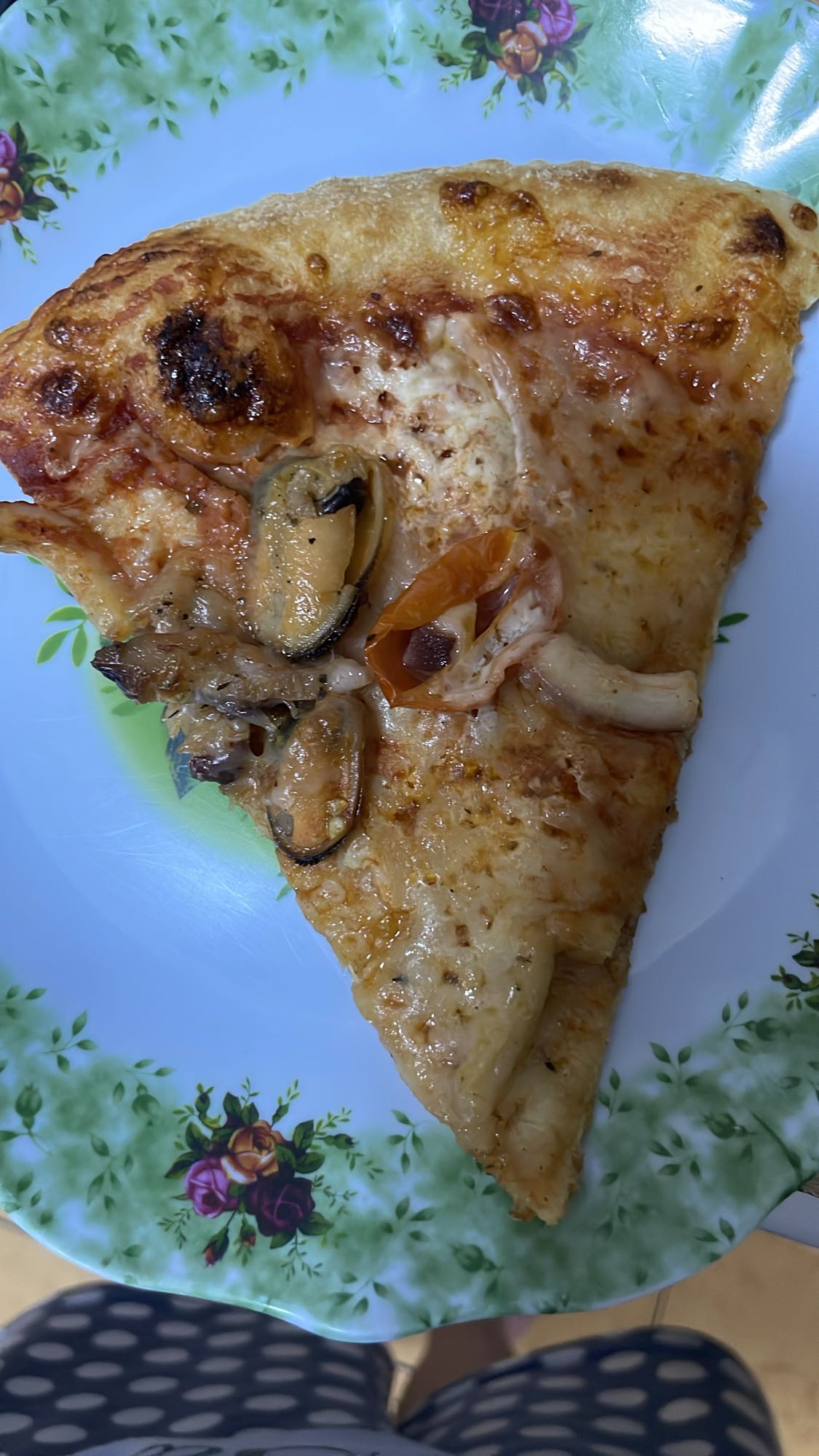 Felie pizza cu fructe de mare