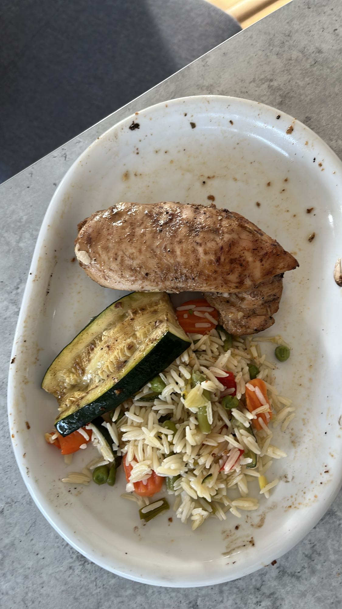 Kyckling med ris och grönsaker