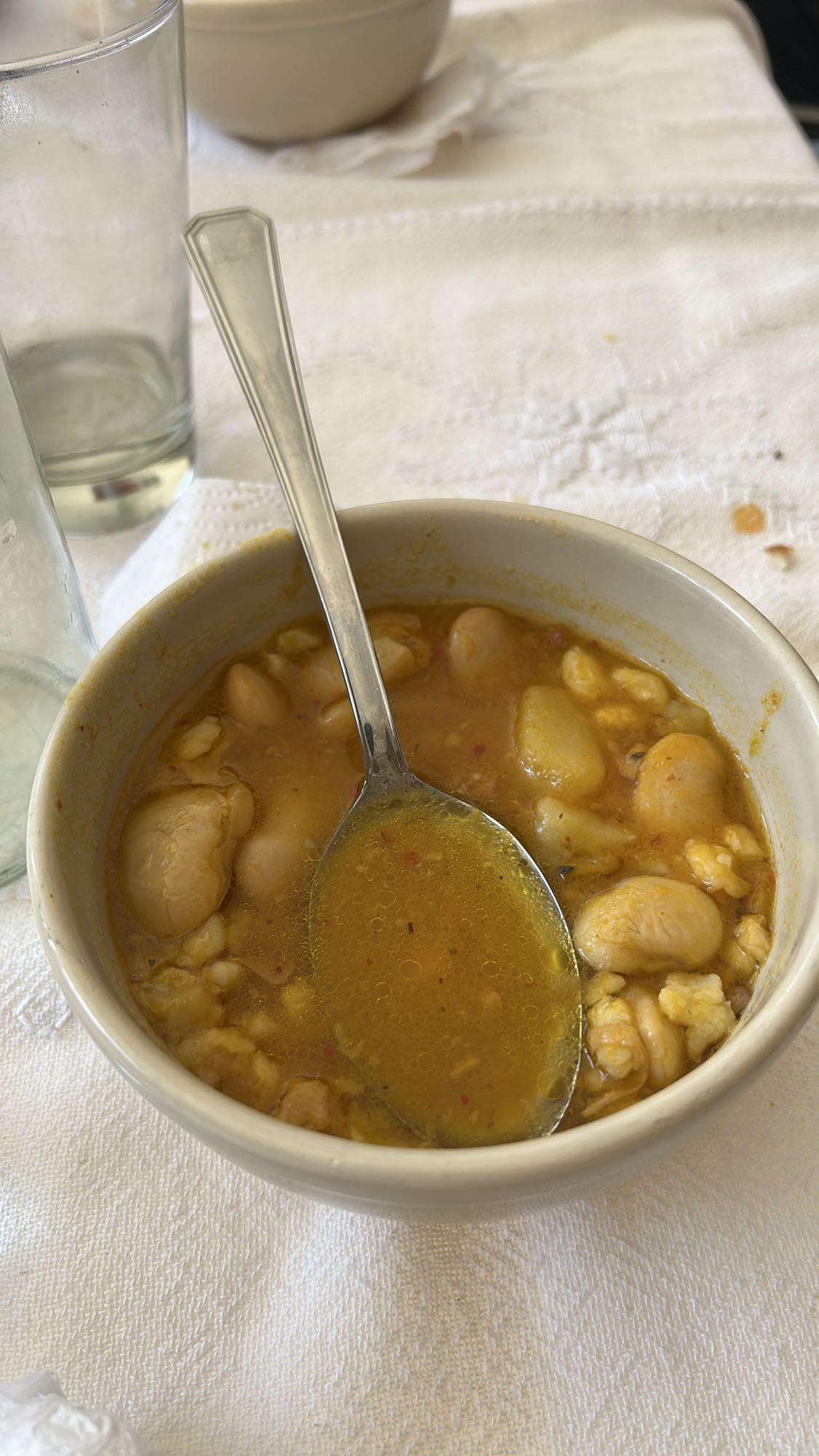 sopa de frijoles