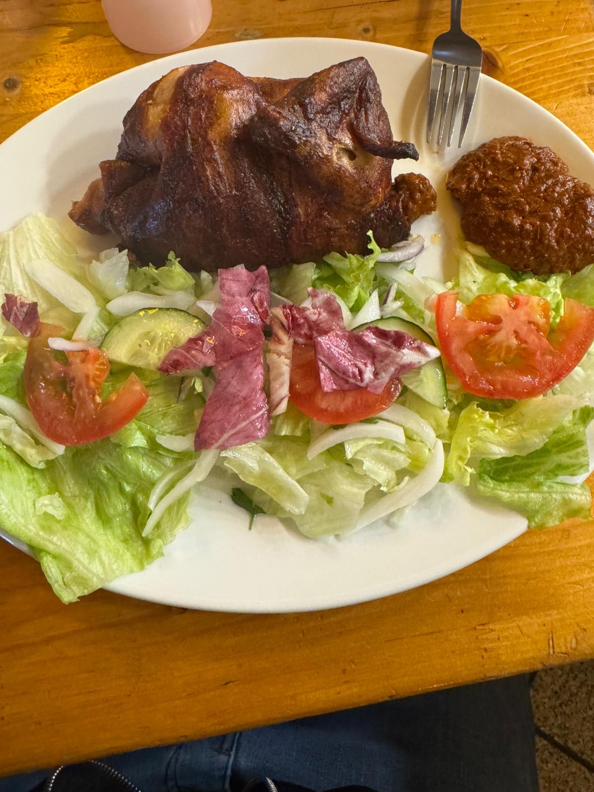 Halbes Hänchen mit Salat