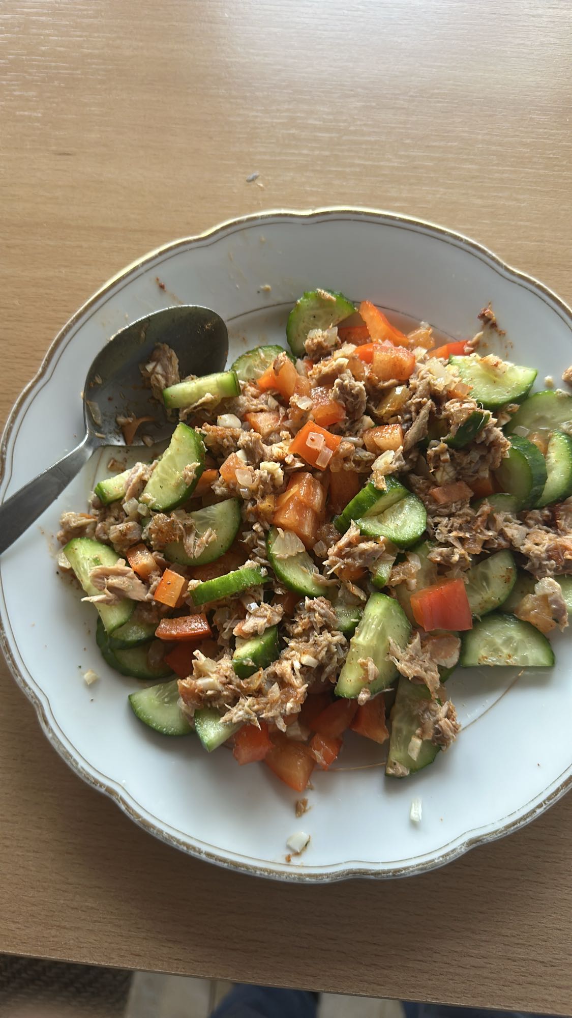 Tuna veggie salad