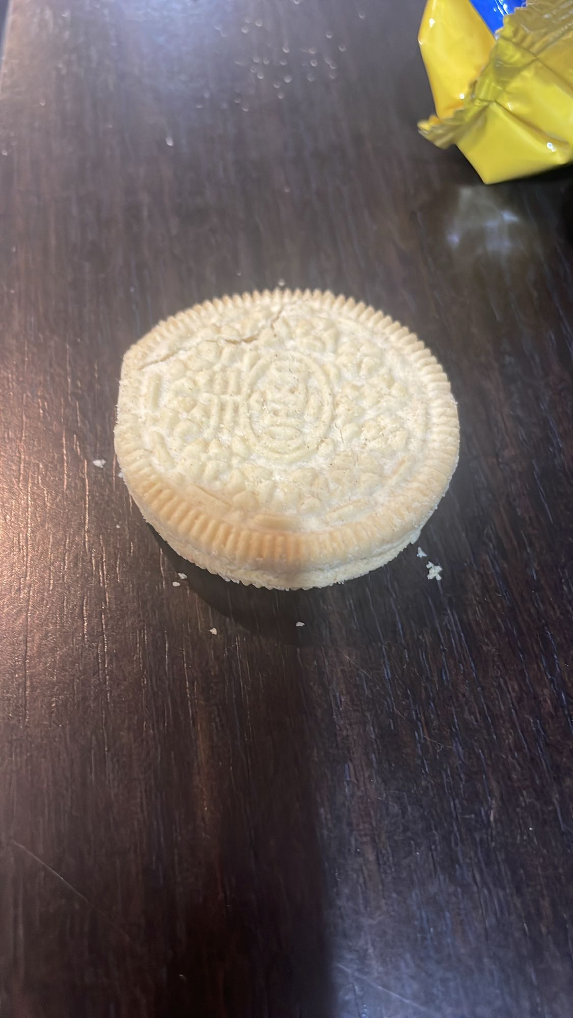 Biscuit cu cremă vanilie