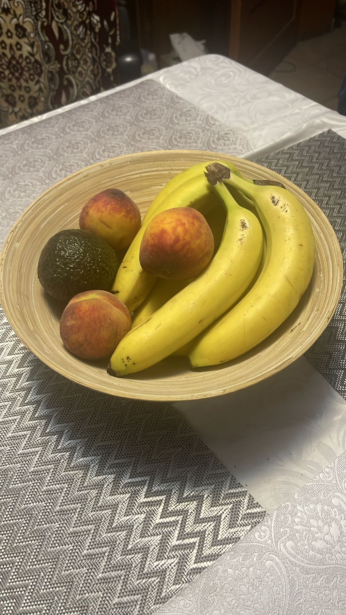 Fructe proaspete în bol