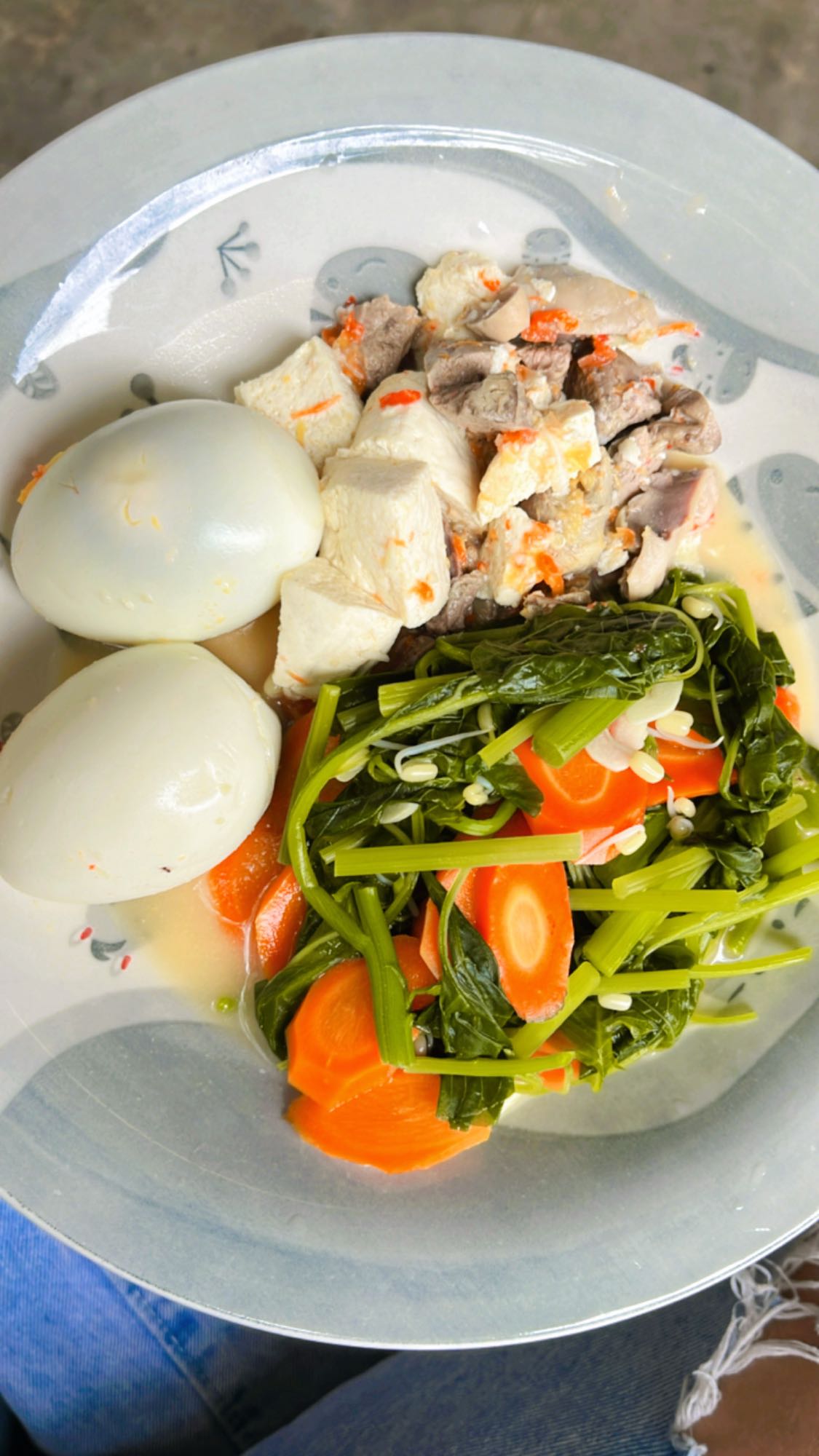 Telur dan sayur rebus