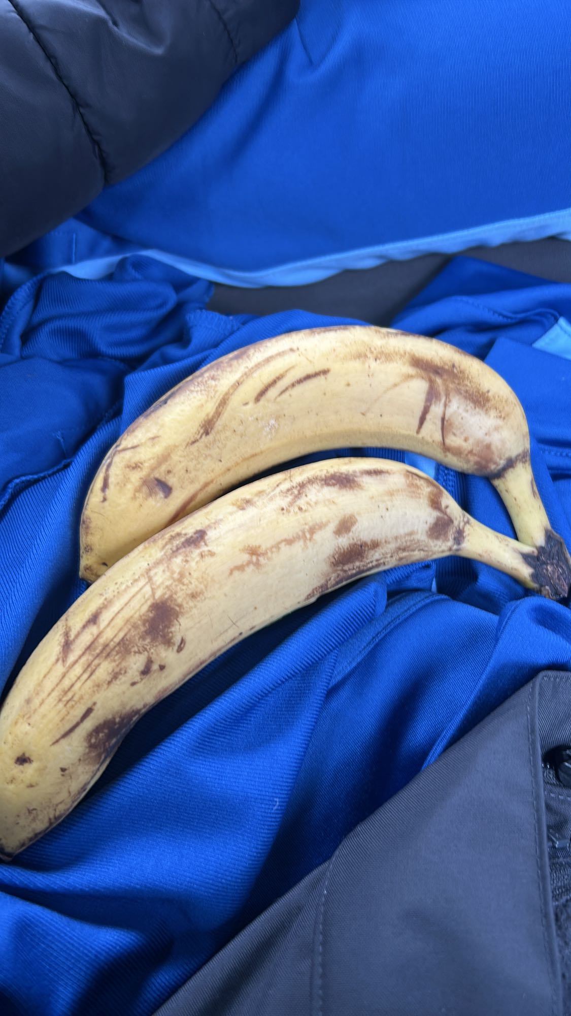 Două banane