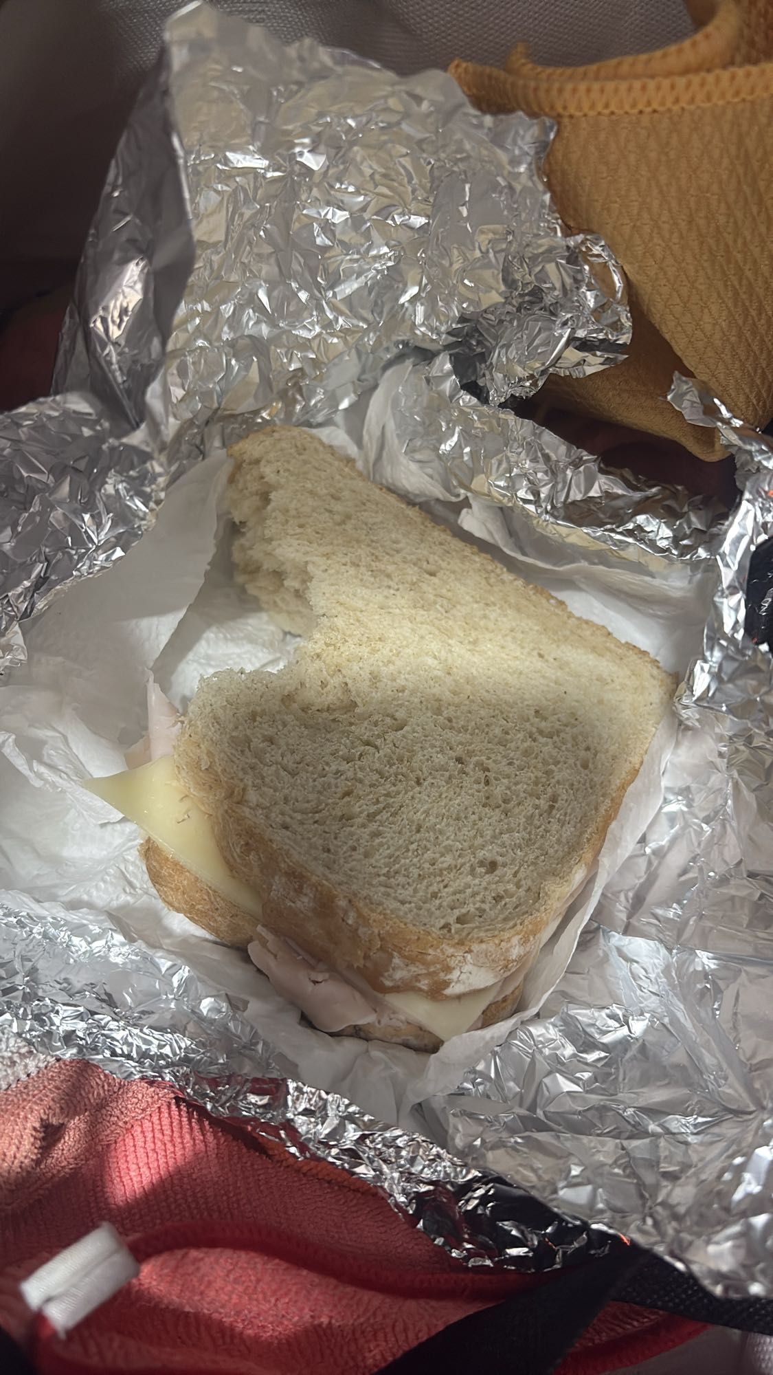 Sándwich de pavo y queso