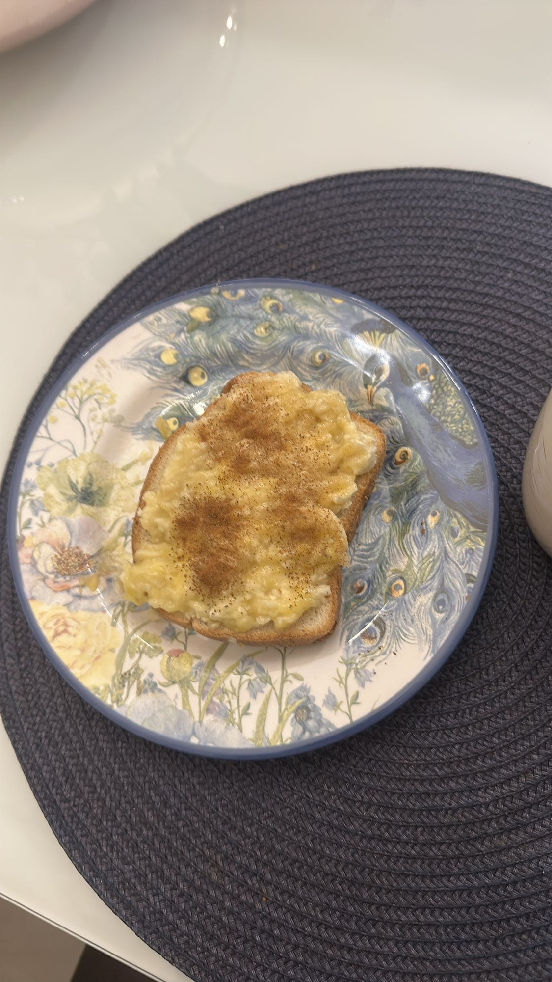 Torrada com banana e canela