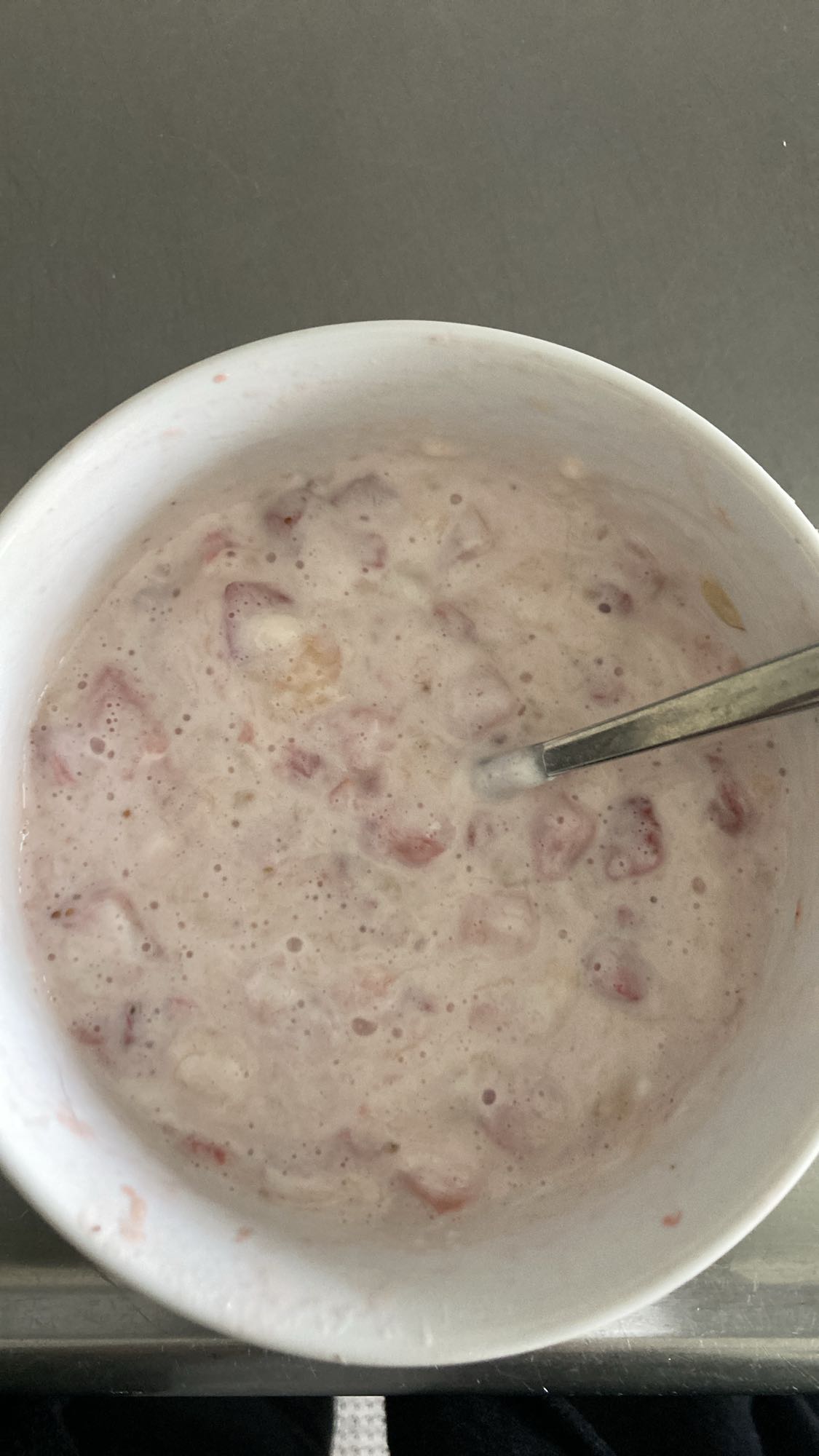 Jordgubbsyoghurtgröt