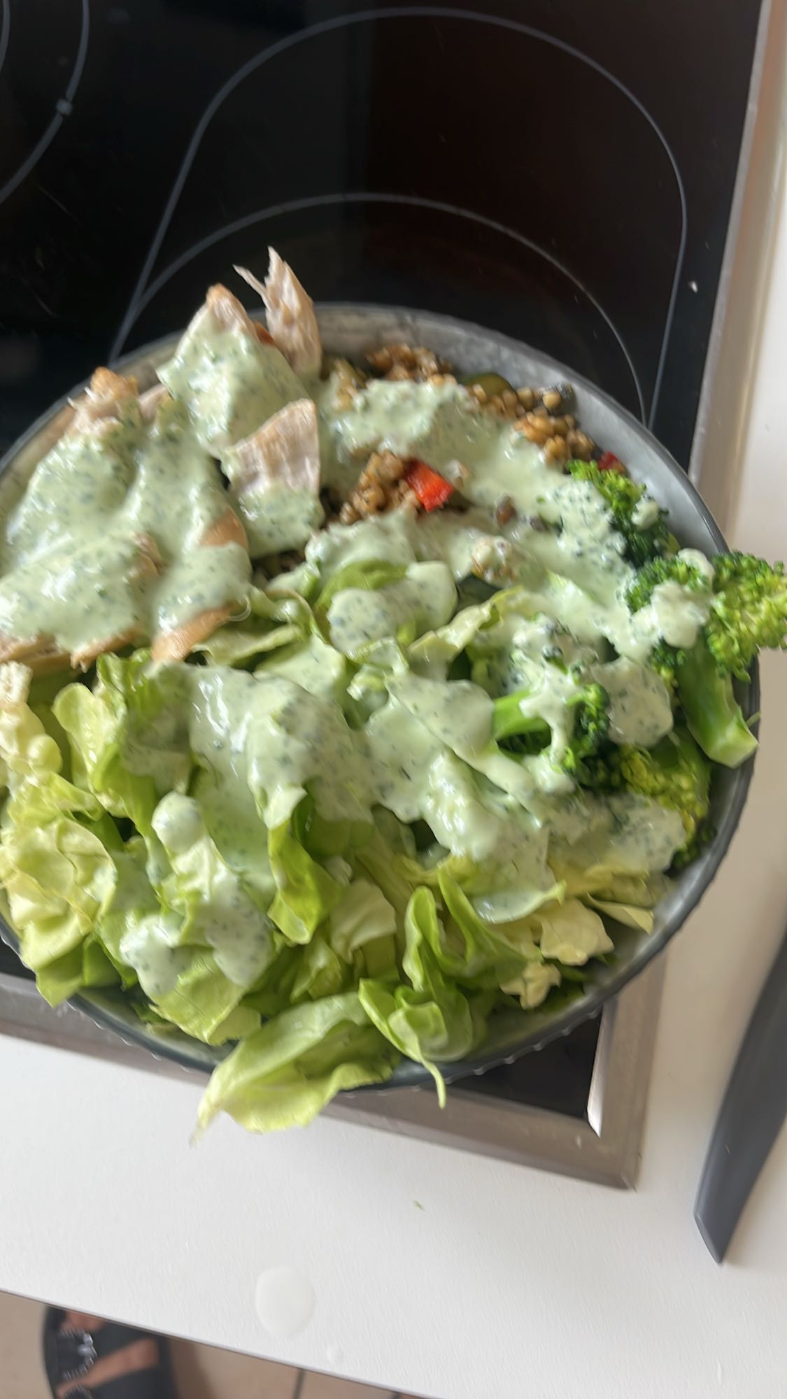 Grüner Salat mit Hähnchen