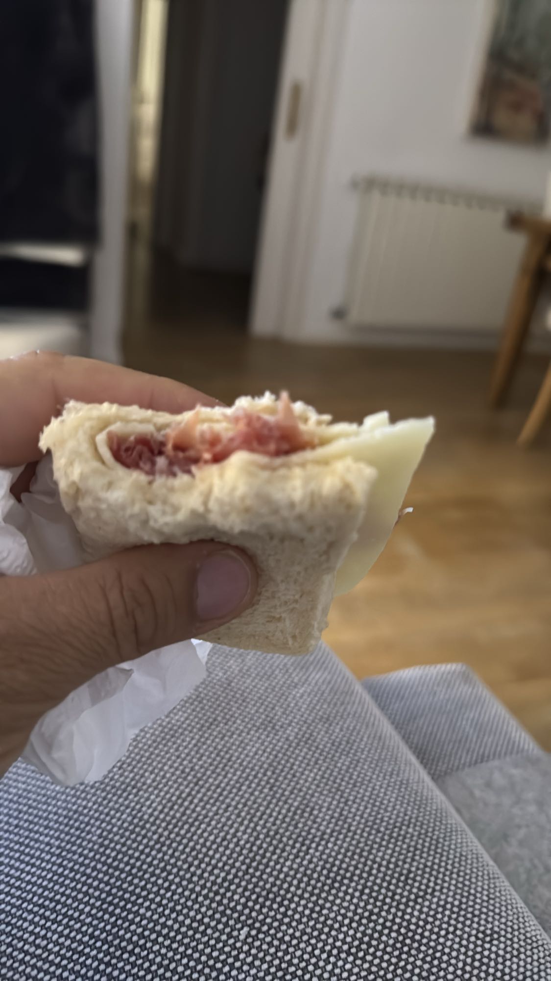 bocadillo jamón y queso