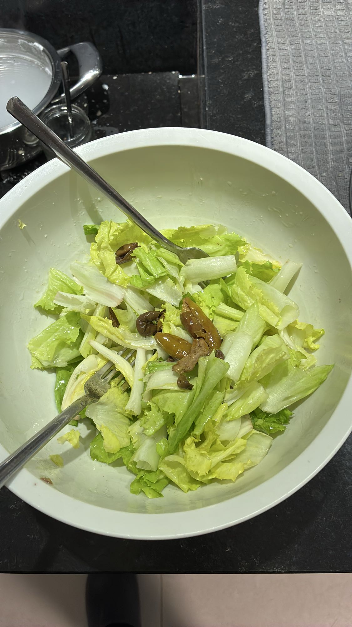 Green Salad with Olives