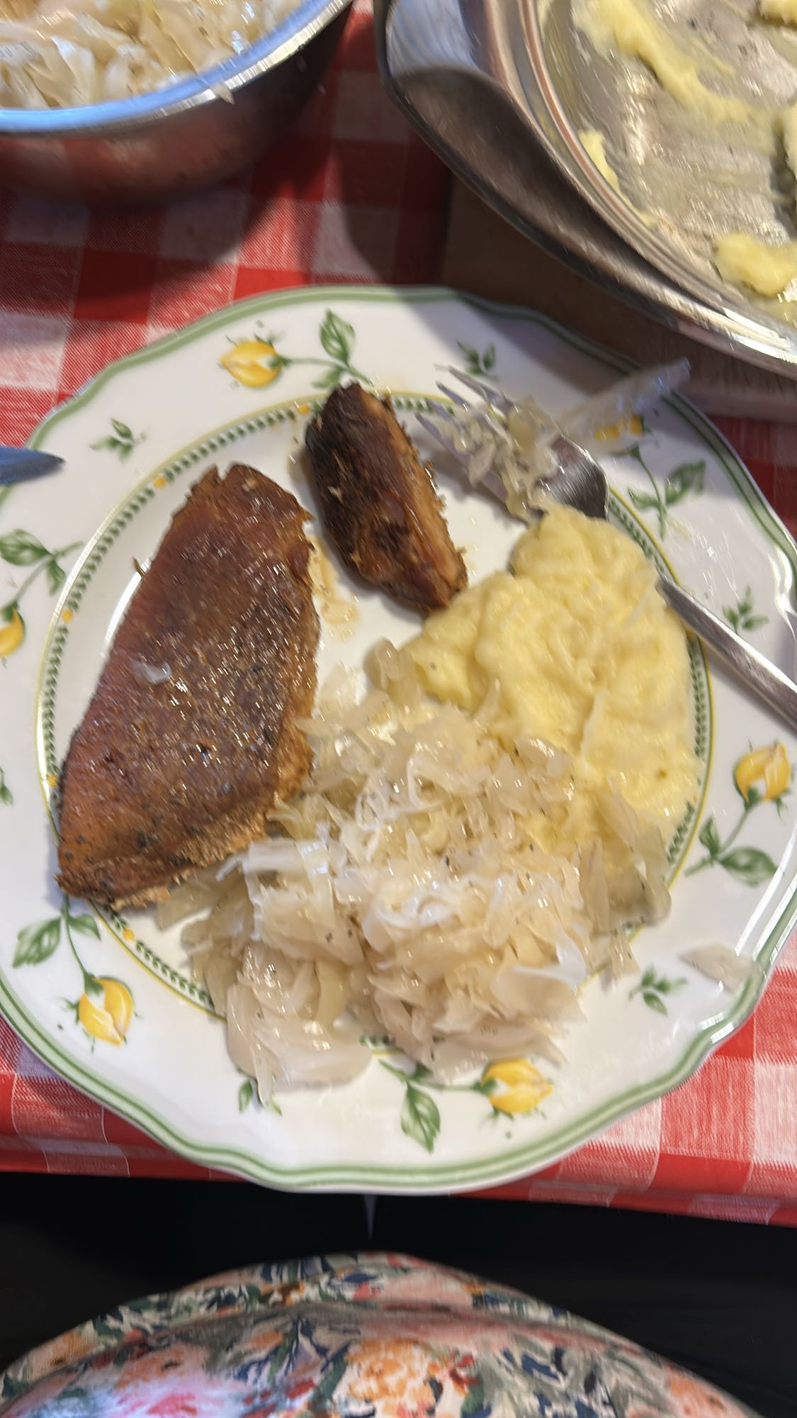 Pește cu varză și mămăligă