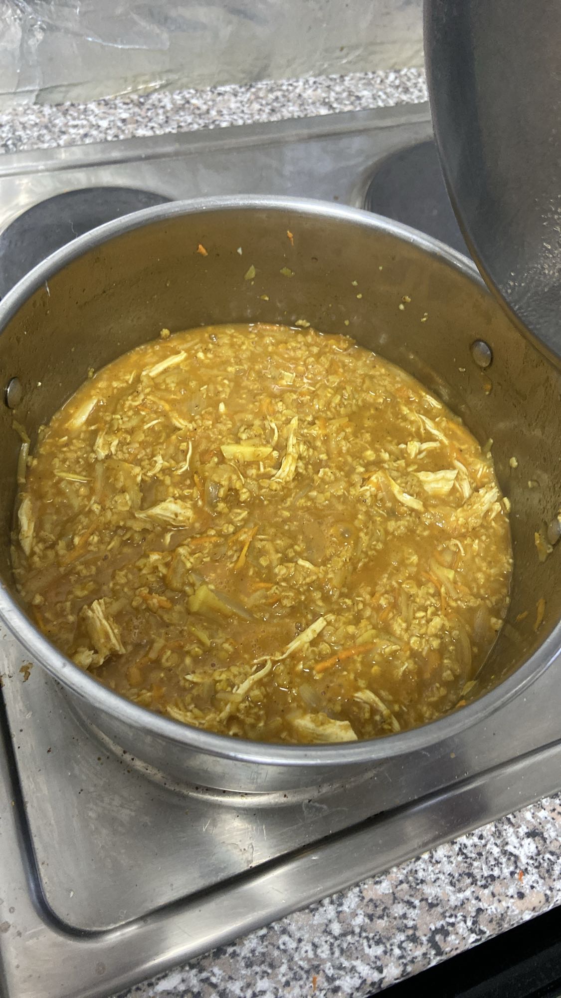 Pollo con arroz y verduras