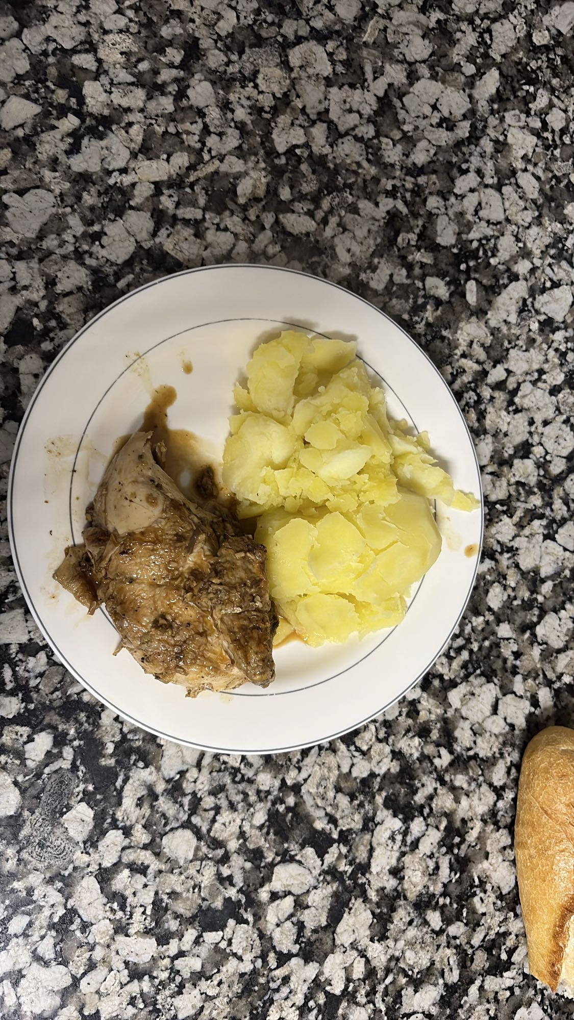 Pollo con papas cocidas