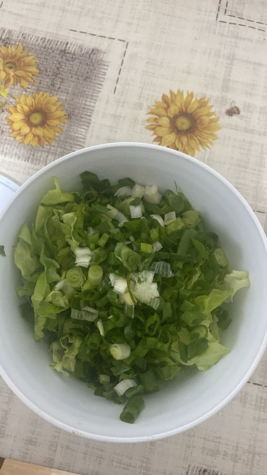 Salată verde cu ceapă