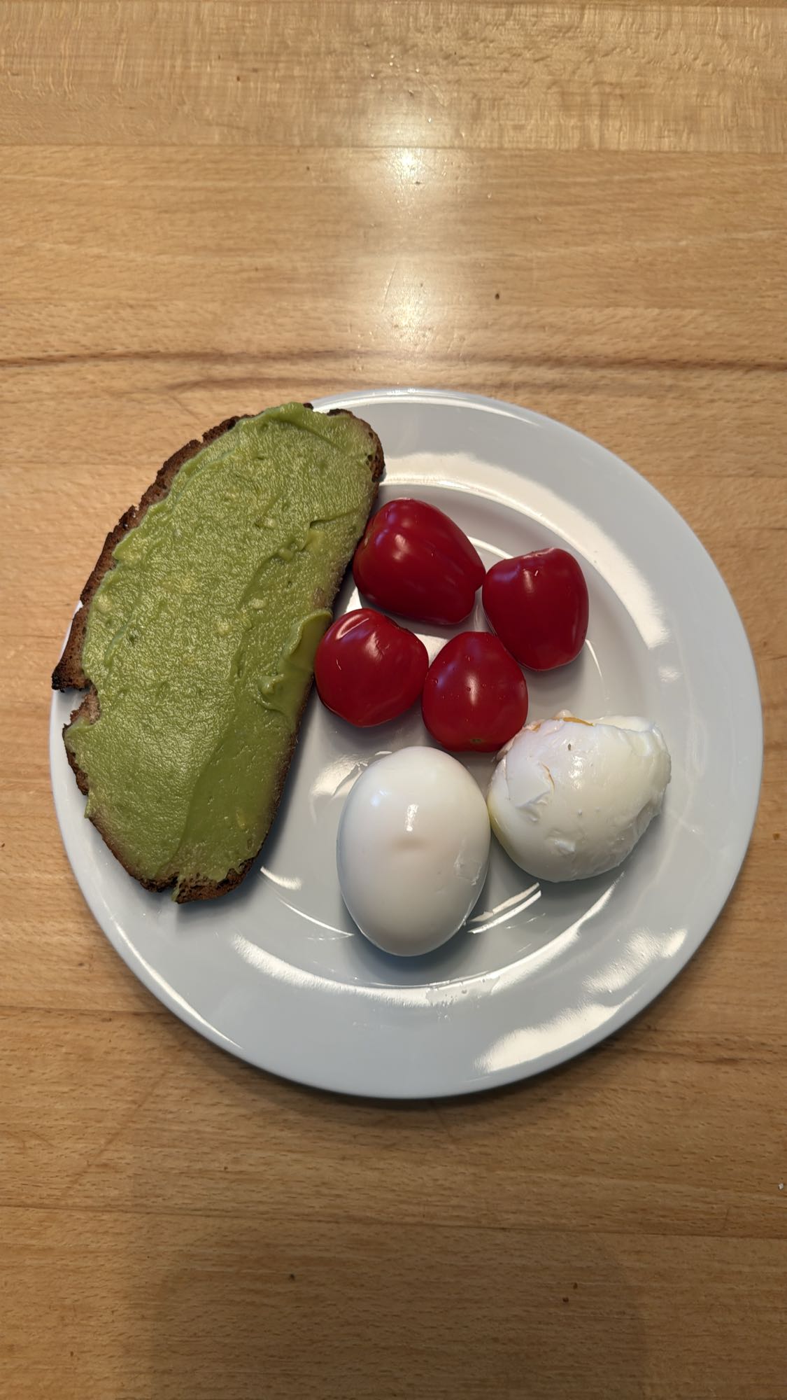 Avocado Toast mit Eiern