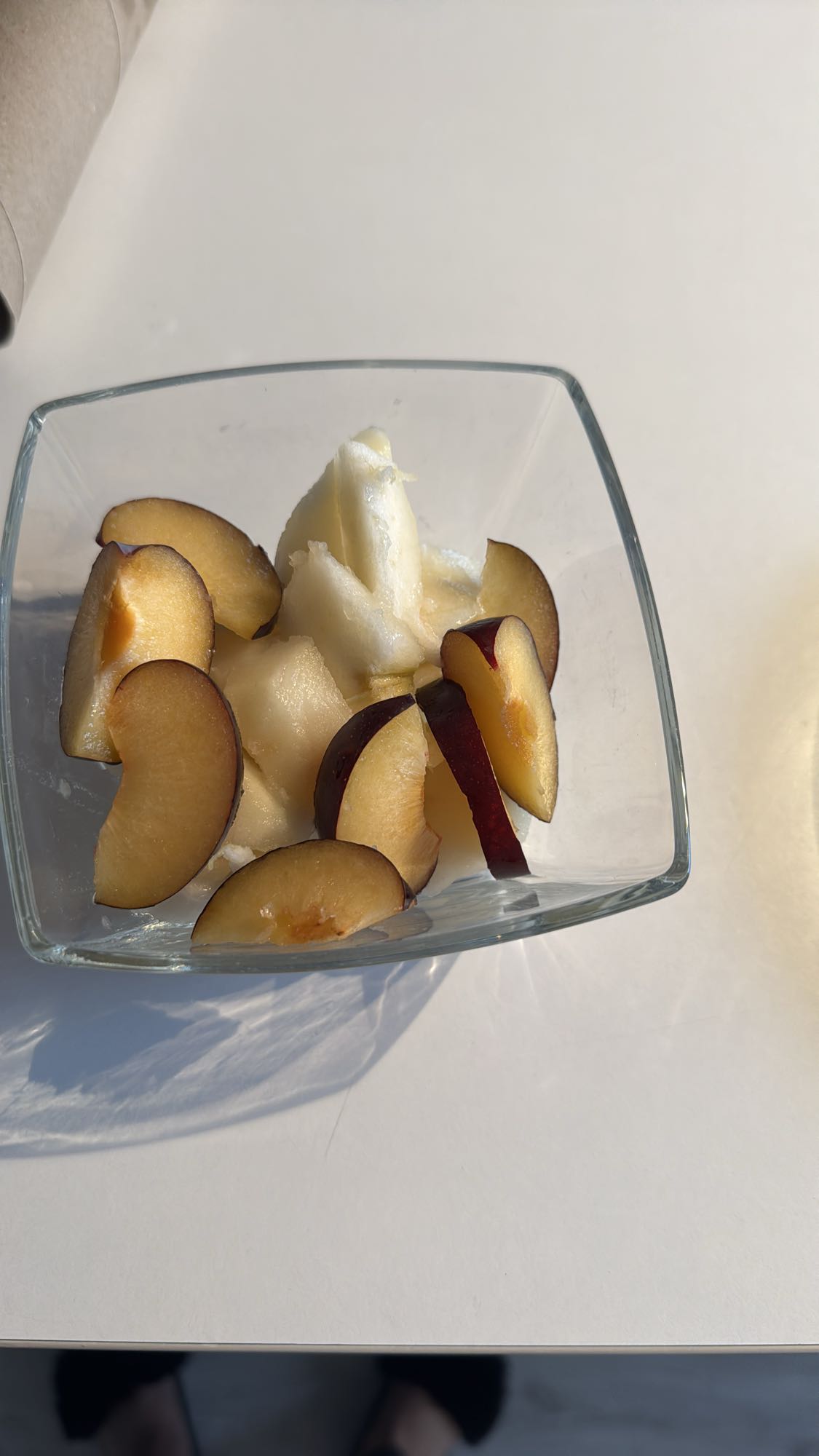 Szilvás fagylalt desszert