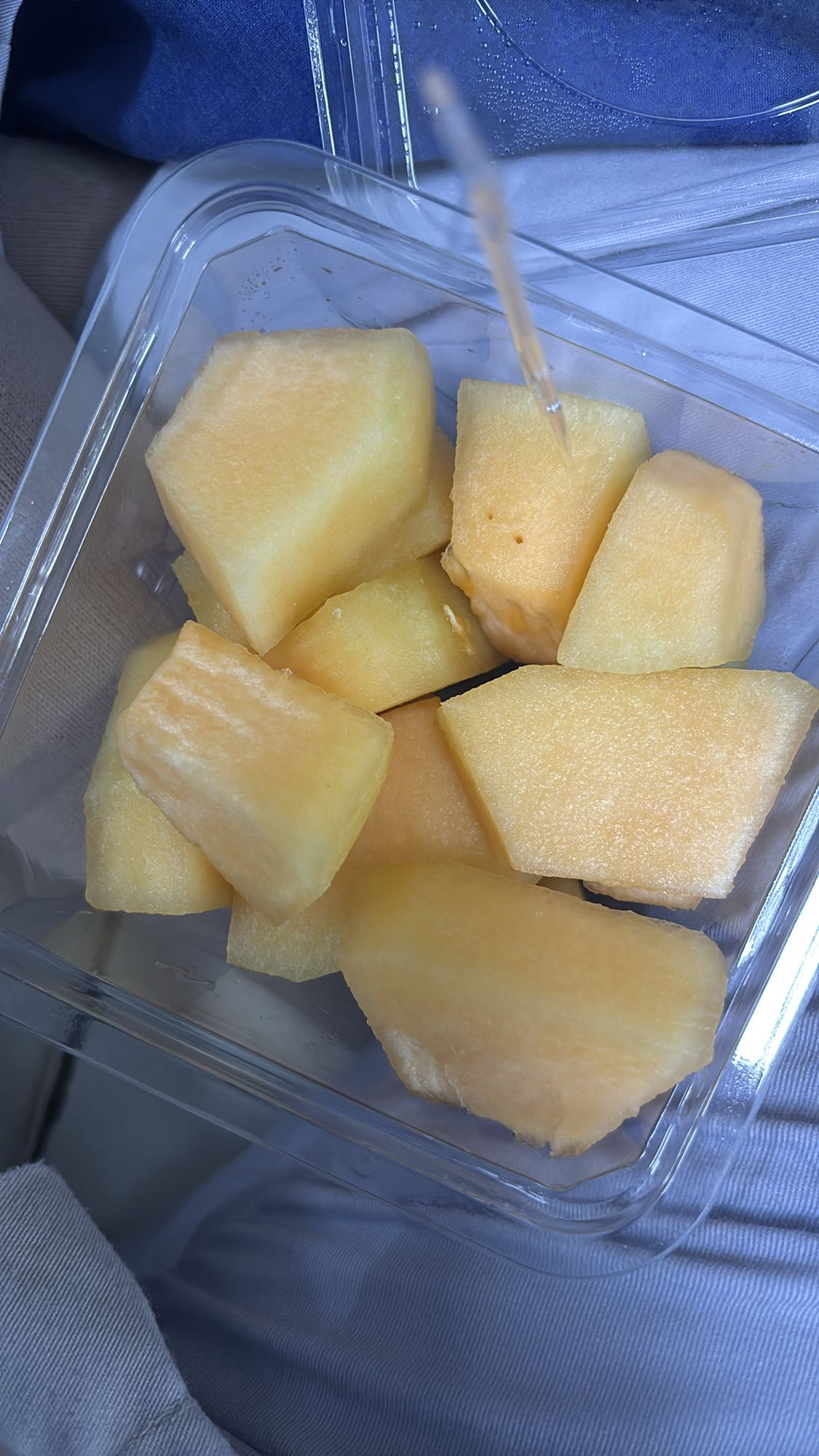 potongan melon oranye