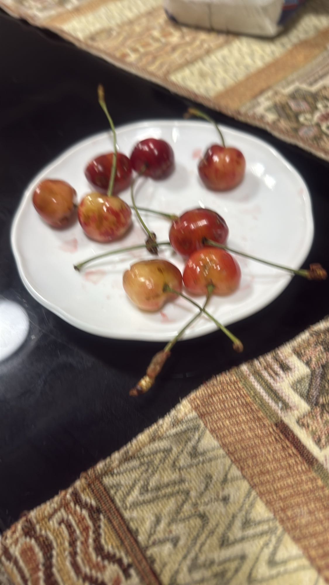 тарелка черешни