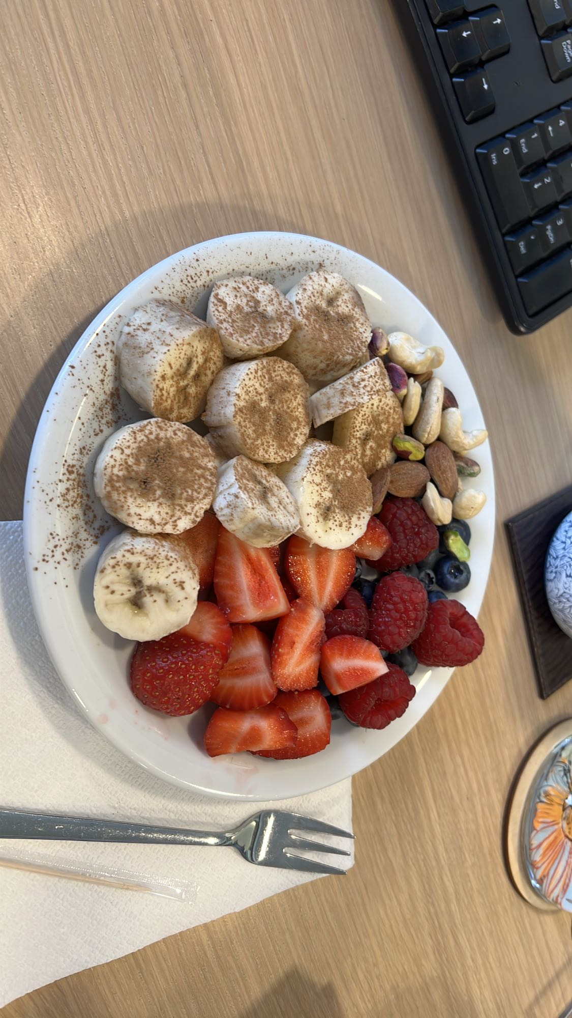 Φρουτοσαλάτα με ξηρούς καρπούς